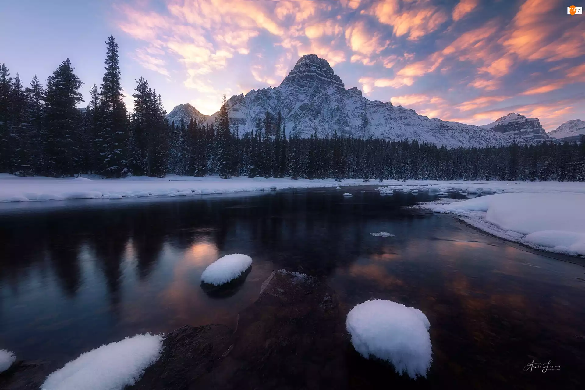 Zima, Park Narodowy Banff, Bow River, Las, Rzeka, Prowincja Alberta, Góry, Kanada, Drzewa