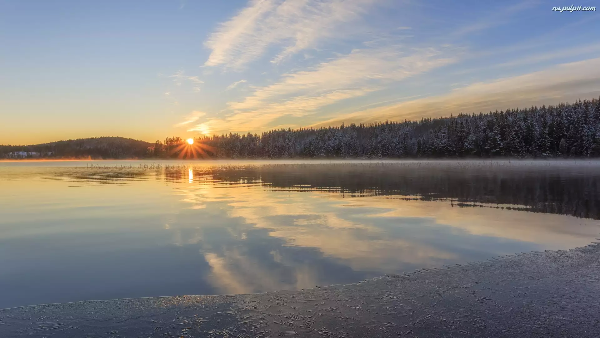 Jezioro Glafsfjorden, Zima, Wschód słońca, Szwecja, Las, Arvika