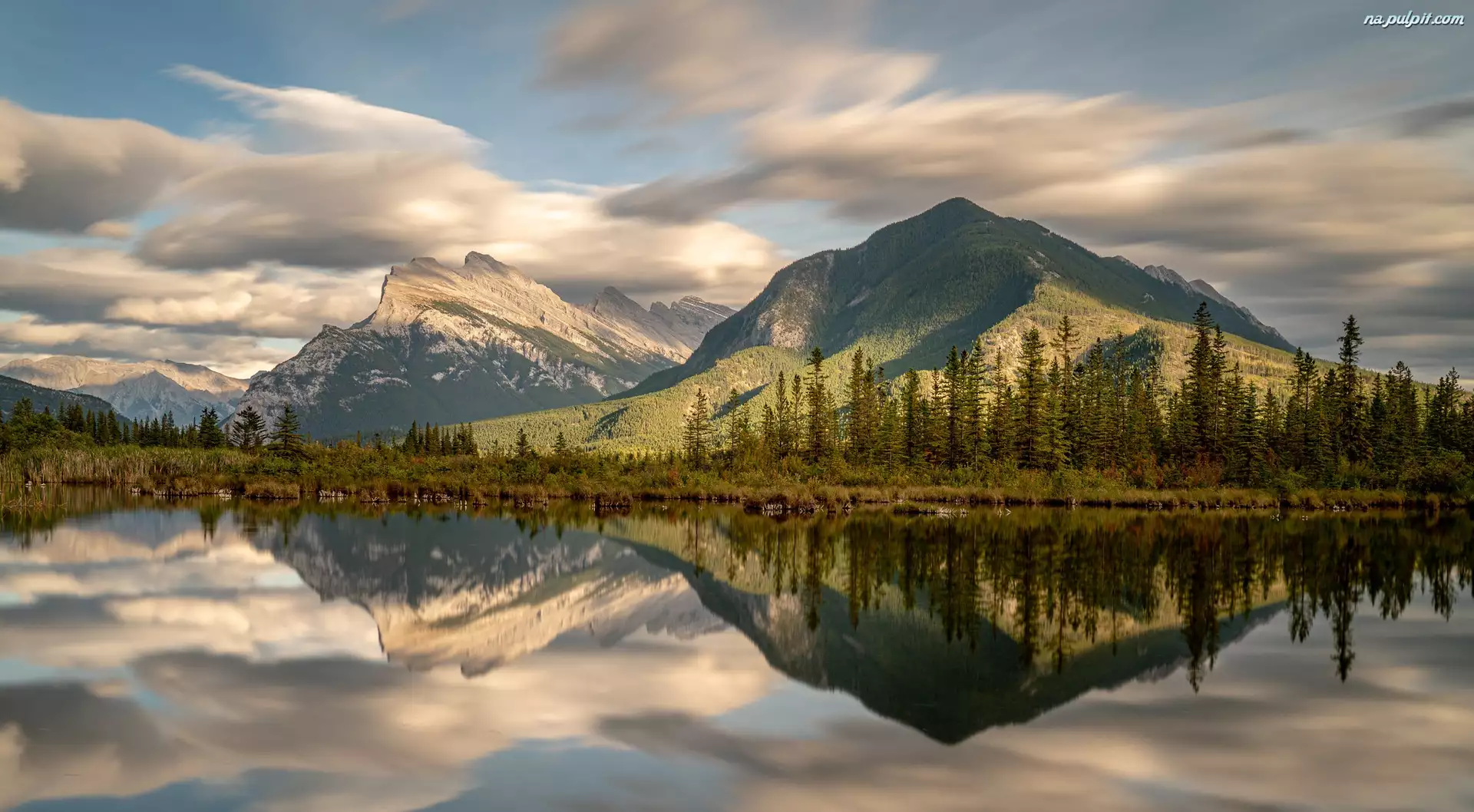 Kanada, Odbicie, Park Narodowy Banff, Chmury, Jezioro, Góry, Las, Vermilion Lakes, Drzewa, Alberta