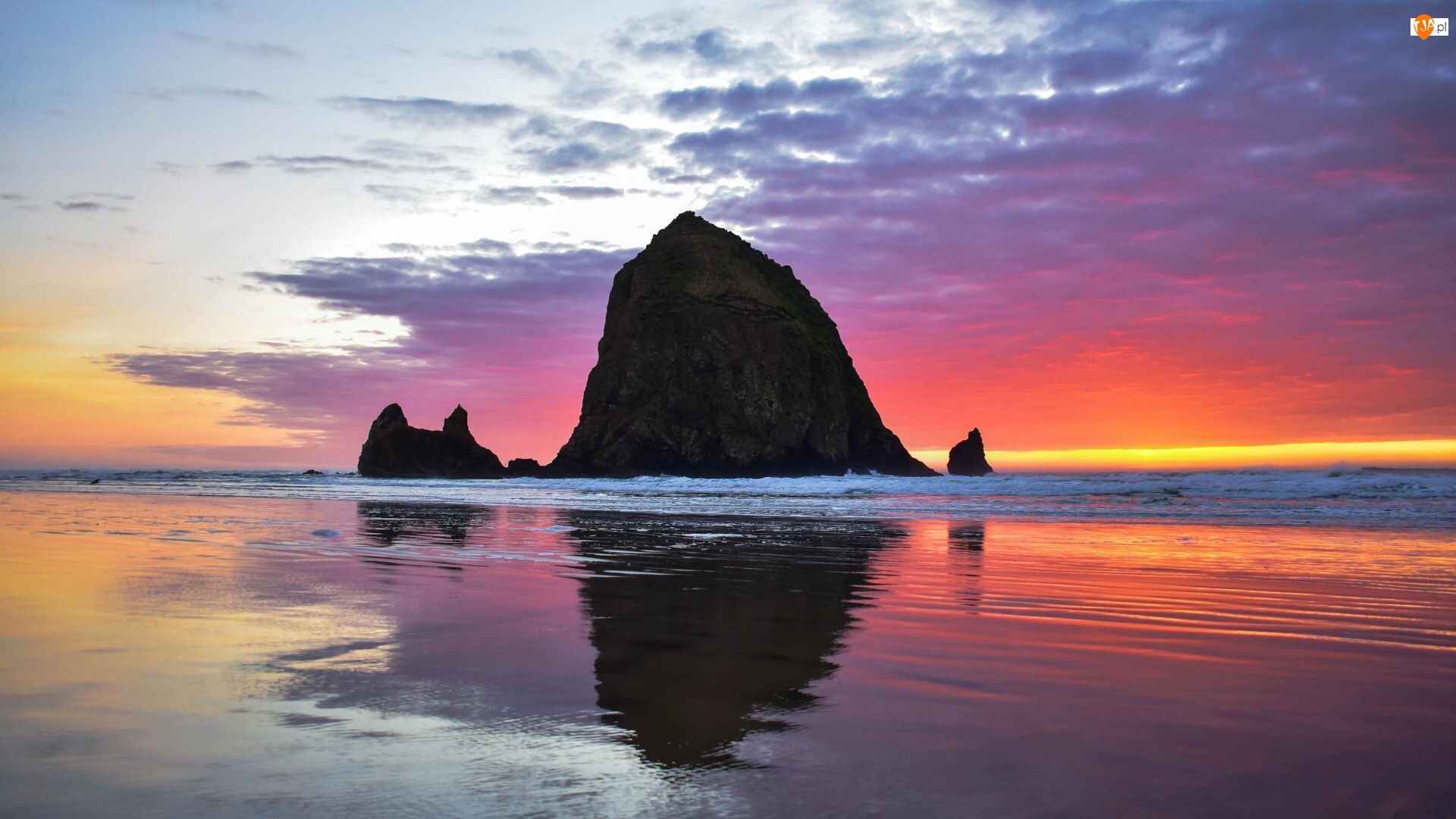Skała Haystack Rock, Fale, Stany Zjednoczone, Morze, Stan Oregon, Cannon Beach, Zachód słońca