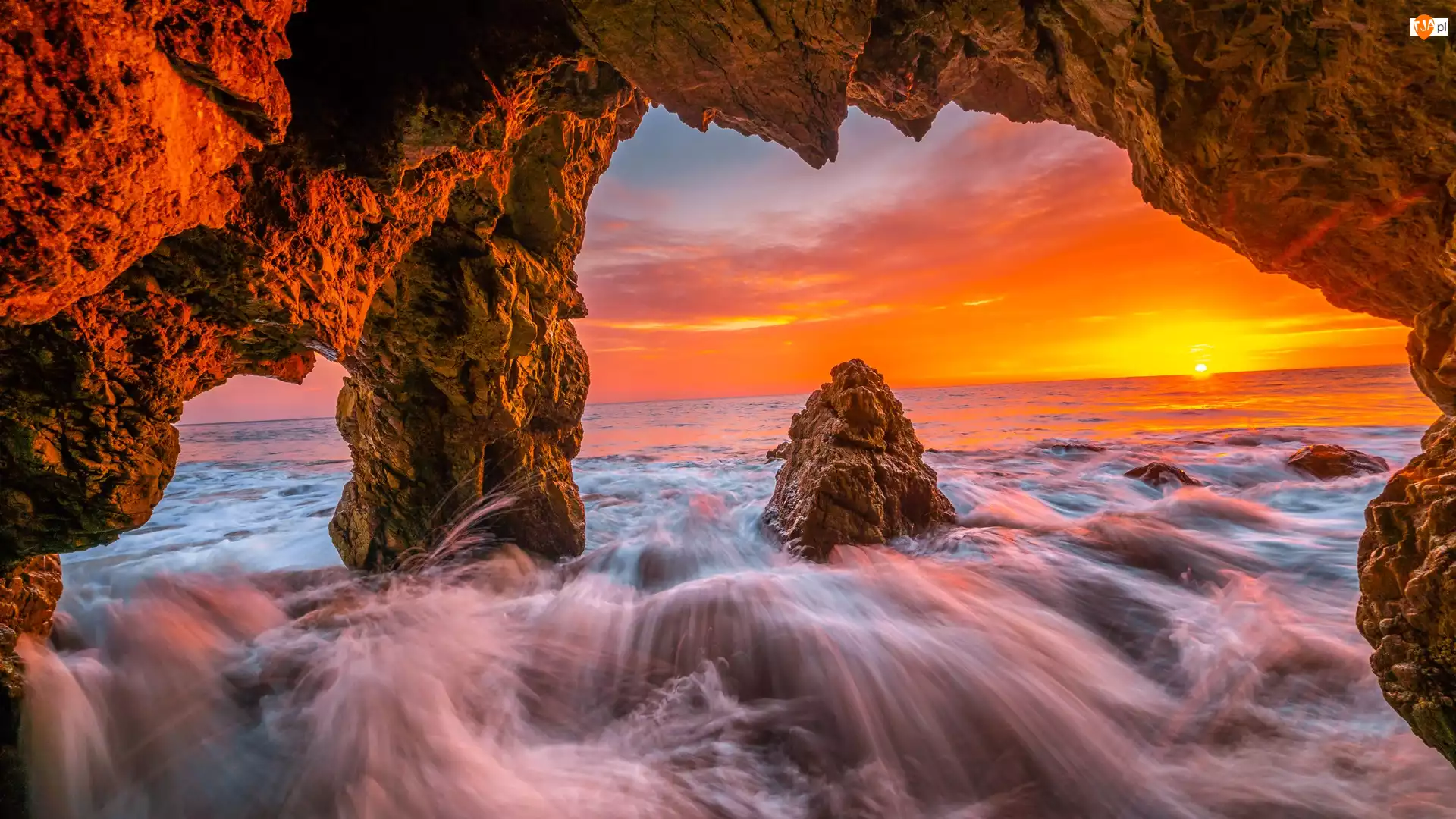 Jaskinia, Stany Zjednoczone, Morze, Skały, Kalifornia, Fale, Zachód słońca, Malibu