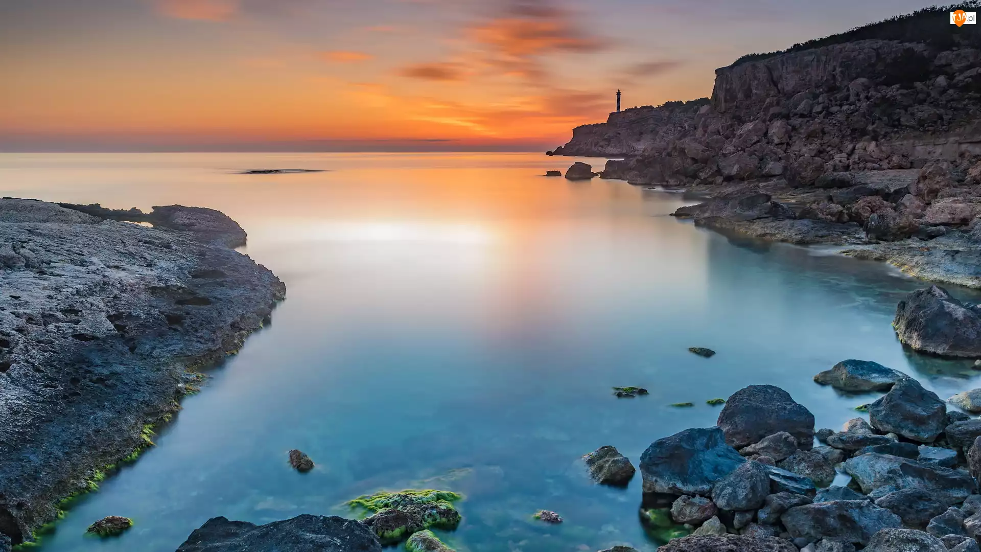 Portinatx, Morze Śródziemne, Punta des Moscarter, Ibiza, Skały, Wschód słońca, Hiszpania, Latarnia morska