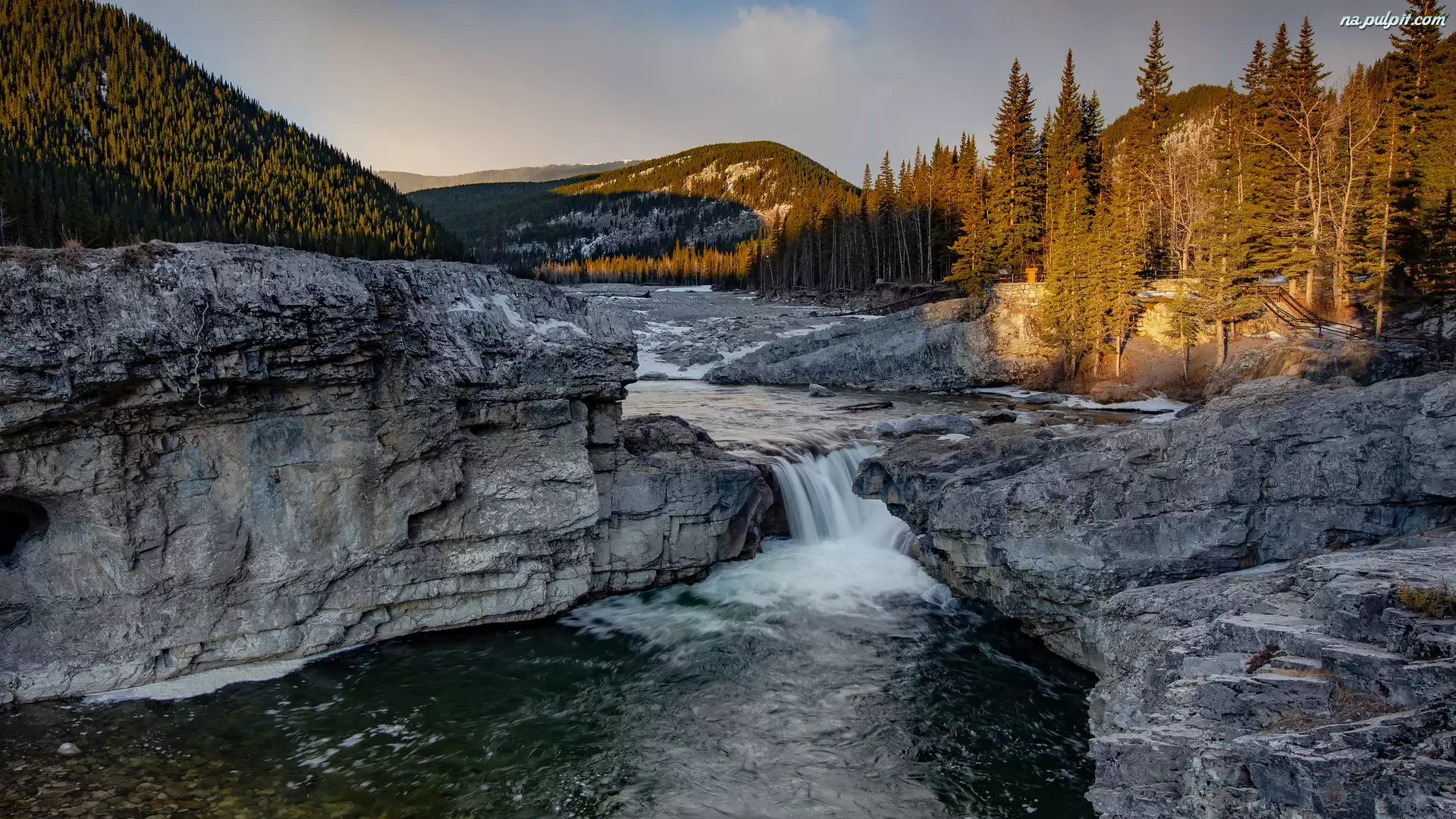 Elbow Falls, Rzeka Elbow River, Kanada, Wodospad, Alberta, Góry, Drzewa