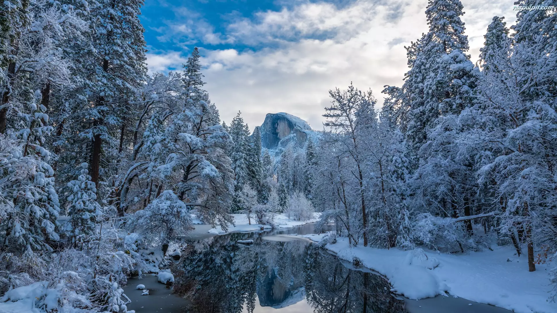 Rzeka Merced, Stany Zjednoczone, Zima, Drzewa, Stan Kalifornia, Góry, Chmury, Park Narodowy Yosemite