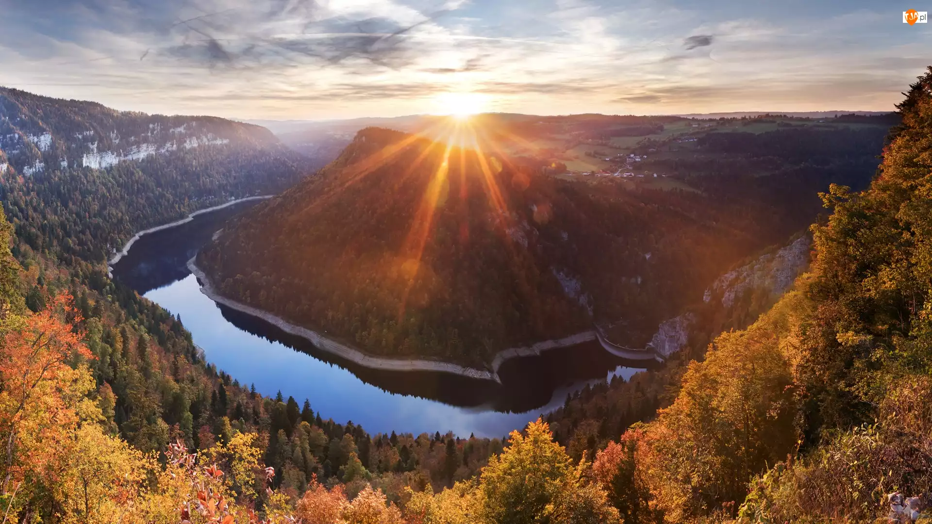 Promienie słońca, Drzewa, Jesień, Tama Chatelot, Neuchatel, Szwajcaria, Jezioro, Wzgórza, Lac de Moron, Las