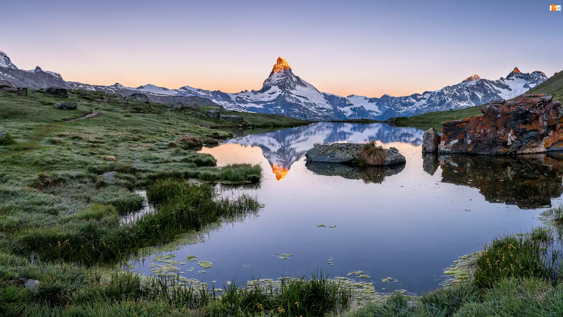 Szczyt Matterhorn, Góry Alpy, Kamienie, Szwajcaria, Jezioro Stellisee, Kanton Valais