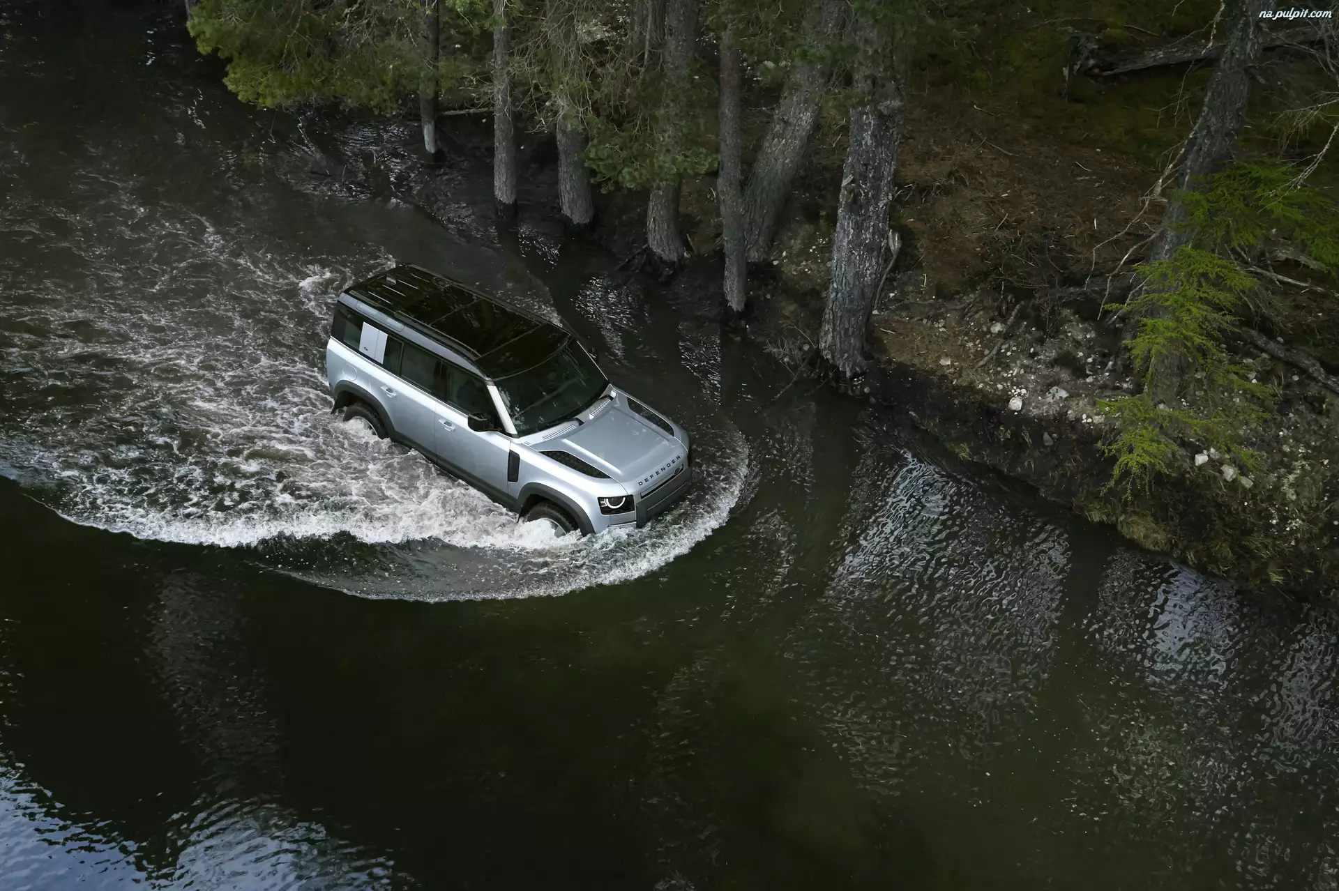 Rzeka, Land Rover Defender, 2020