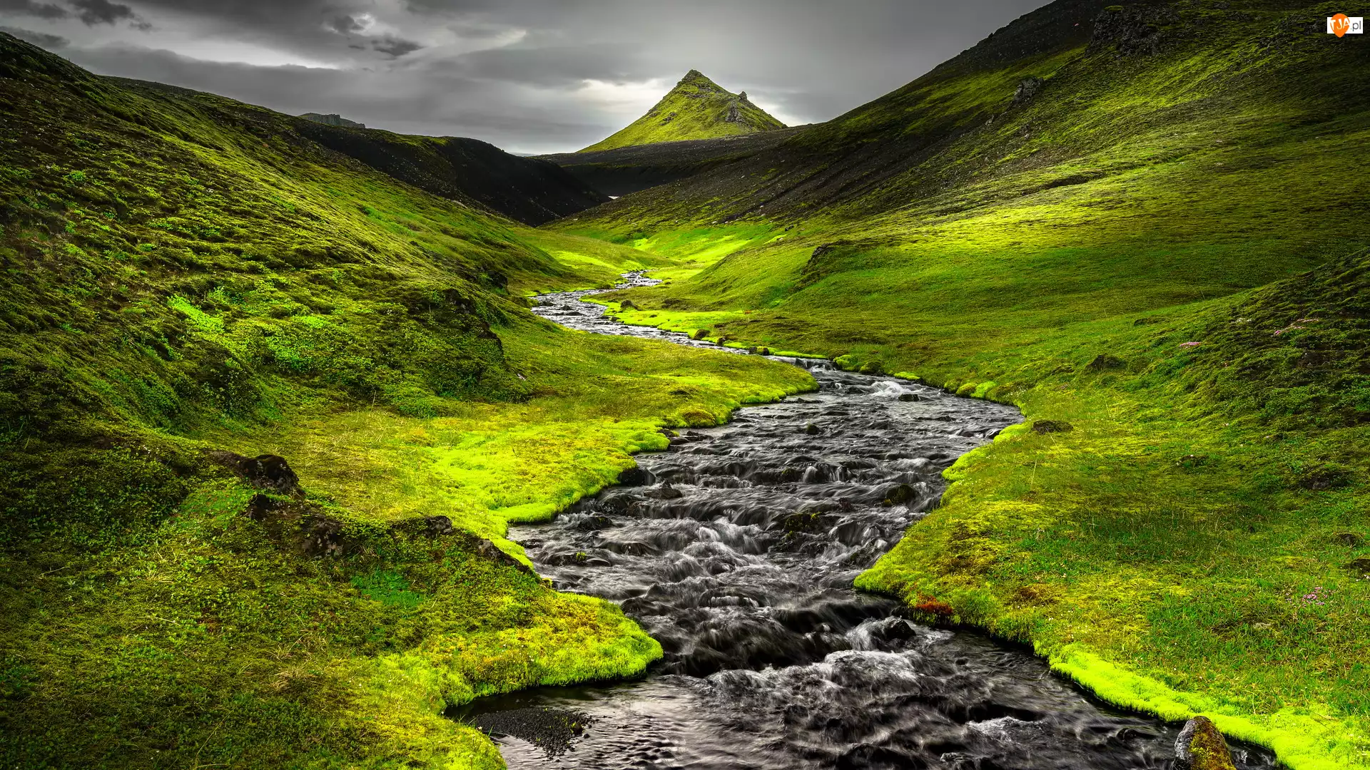 Zielone, Wyżyny Islandii, Góra, Islandia, Łąki, Rzeka
