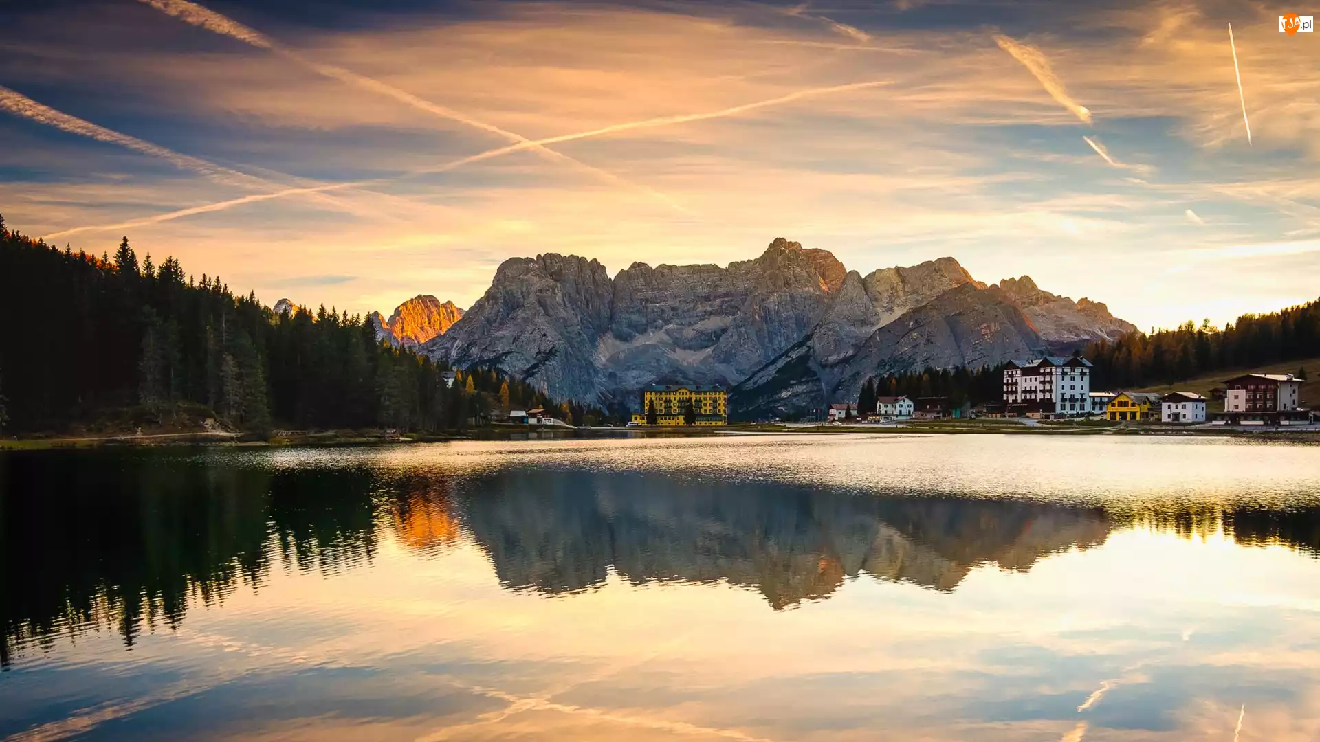 Włochy, Dolomity, Region Cadore, Domy, Cortina dAmpezzo, Jezioro, Misurina Lake, Góry, Grand Hotel Misurina