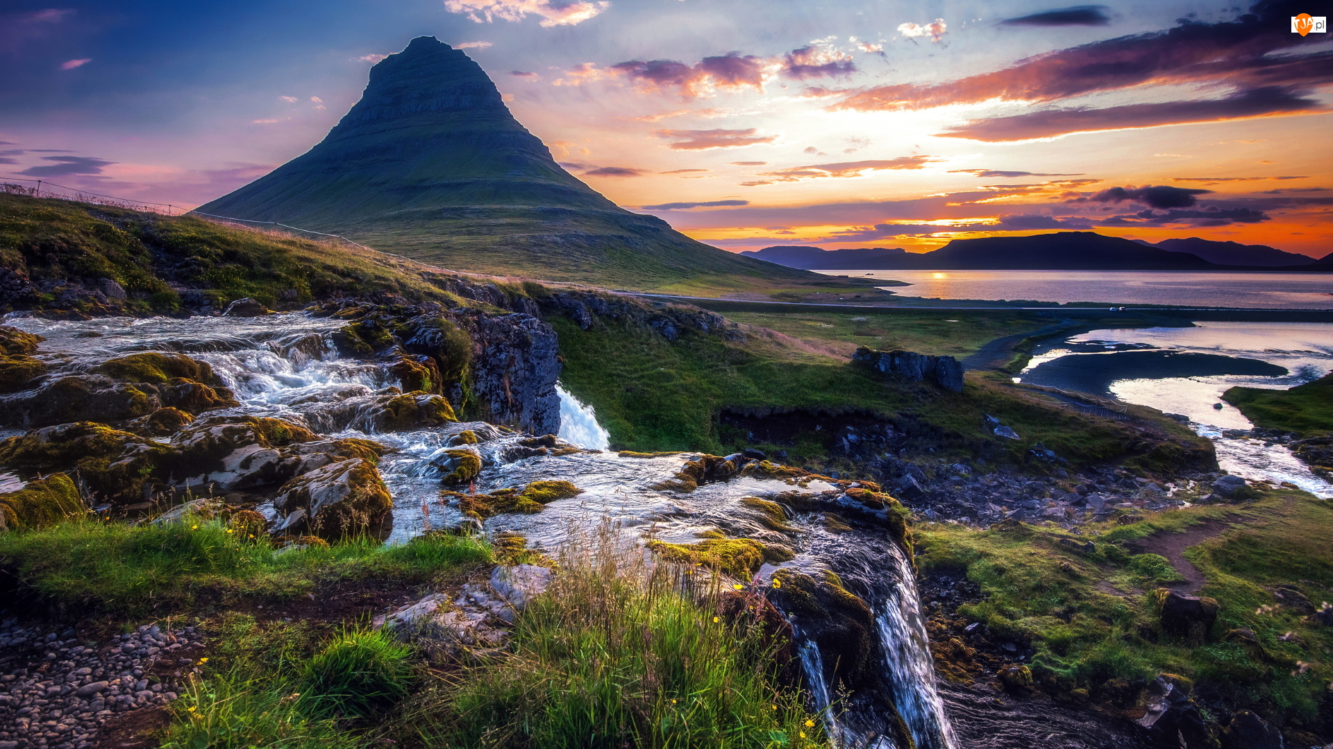 Rzeka, Góra Kirkjufell, Wchód słońca, Islandia, Wodospad Kirkjufellsfoss, Półwysep Snaefellsnes