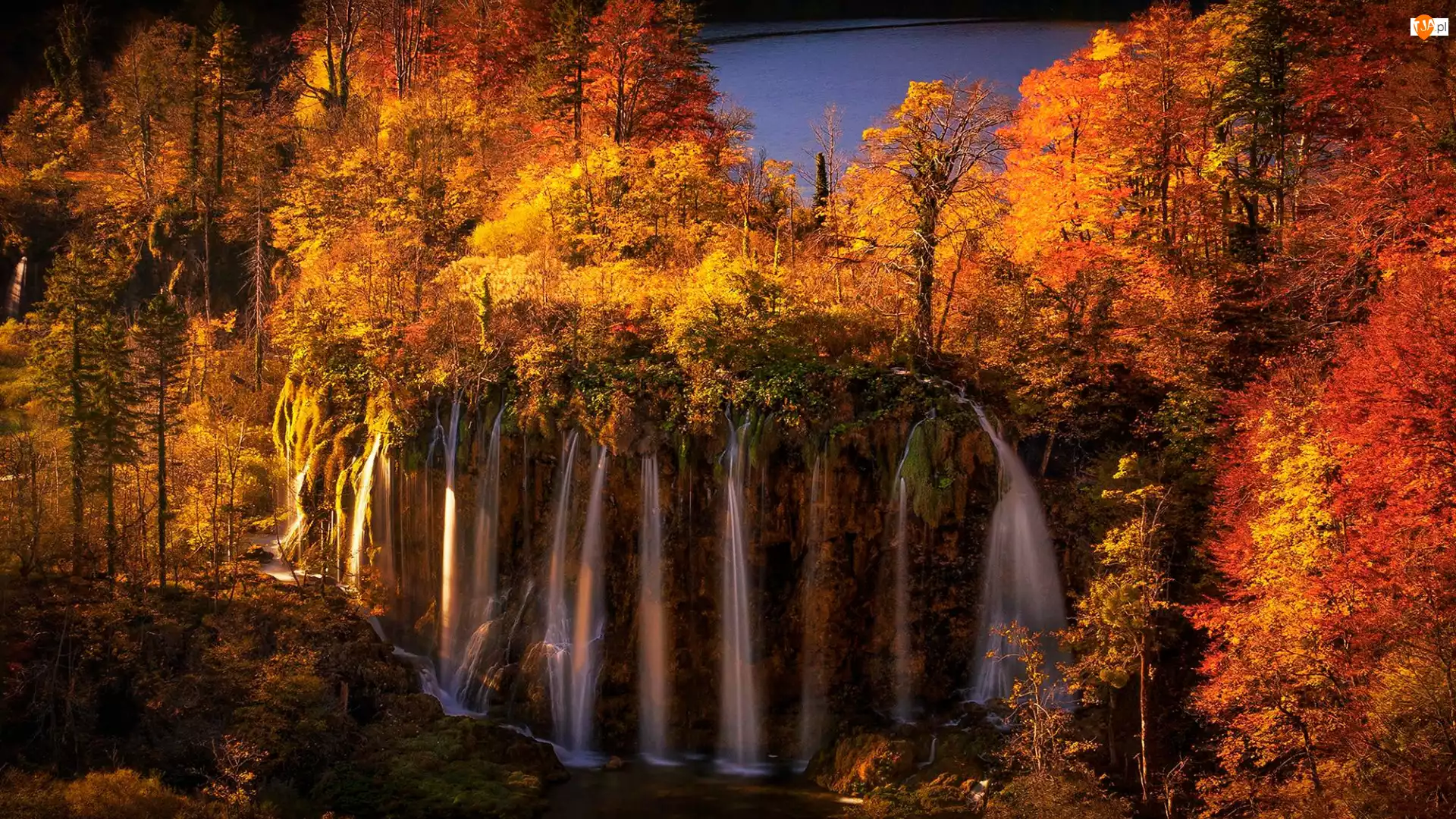 Wodospady, Jesień, Chorwacja, Park Narodowy Jezior Plitwickich, Drzewa