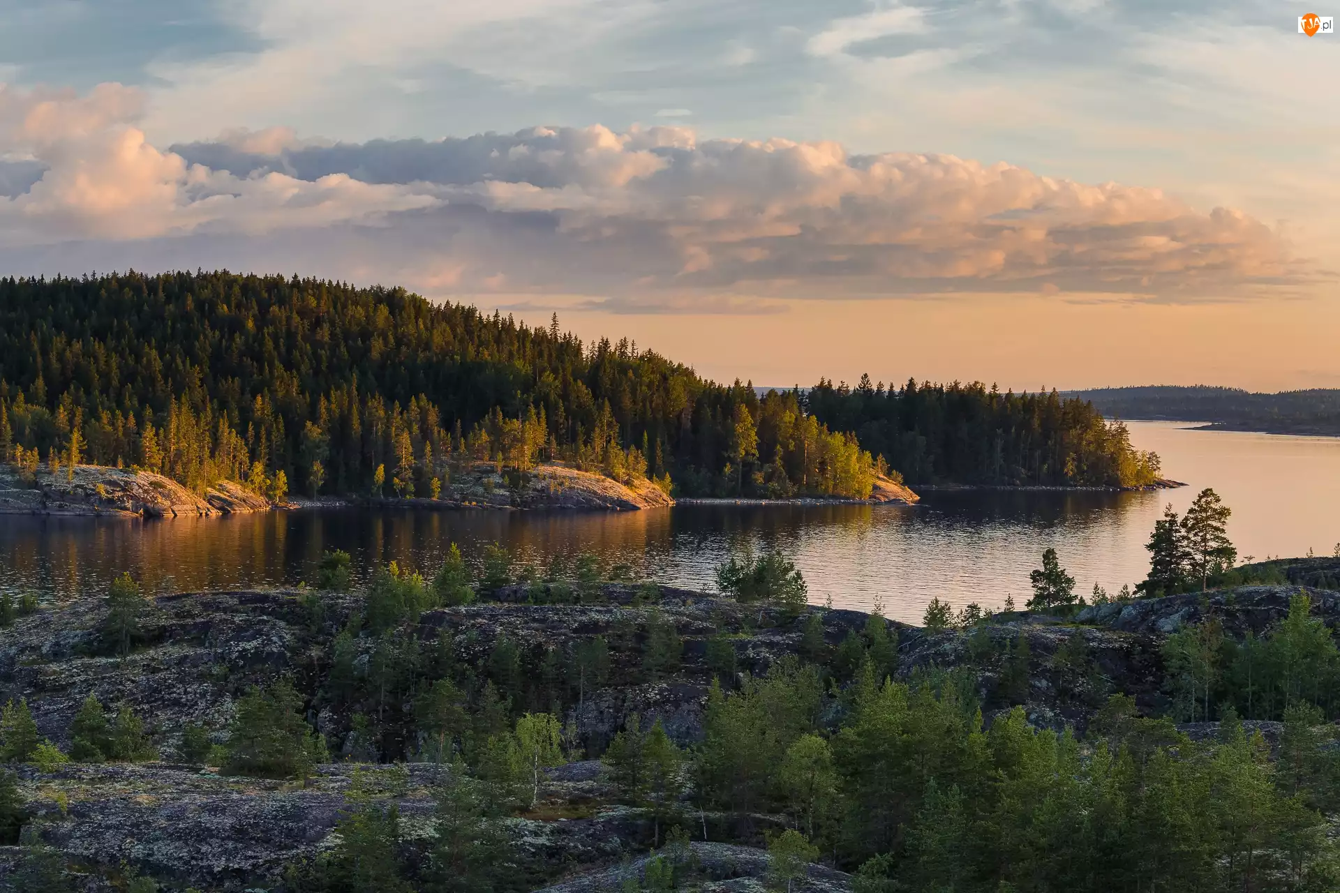 Jezioro Ładoga, Chmury, Skały, Rosja, Las, Karelia