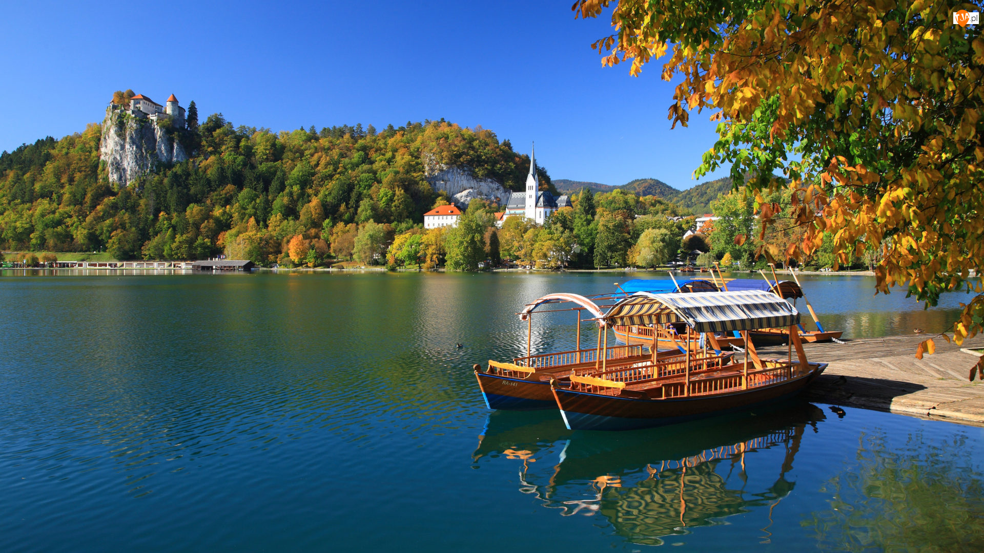 Kościół, Jezioro Bled, Łódki, Triglavski Park Narodowy, Góry, Zamek Bled, Słowenia, Drzewa