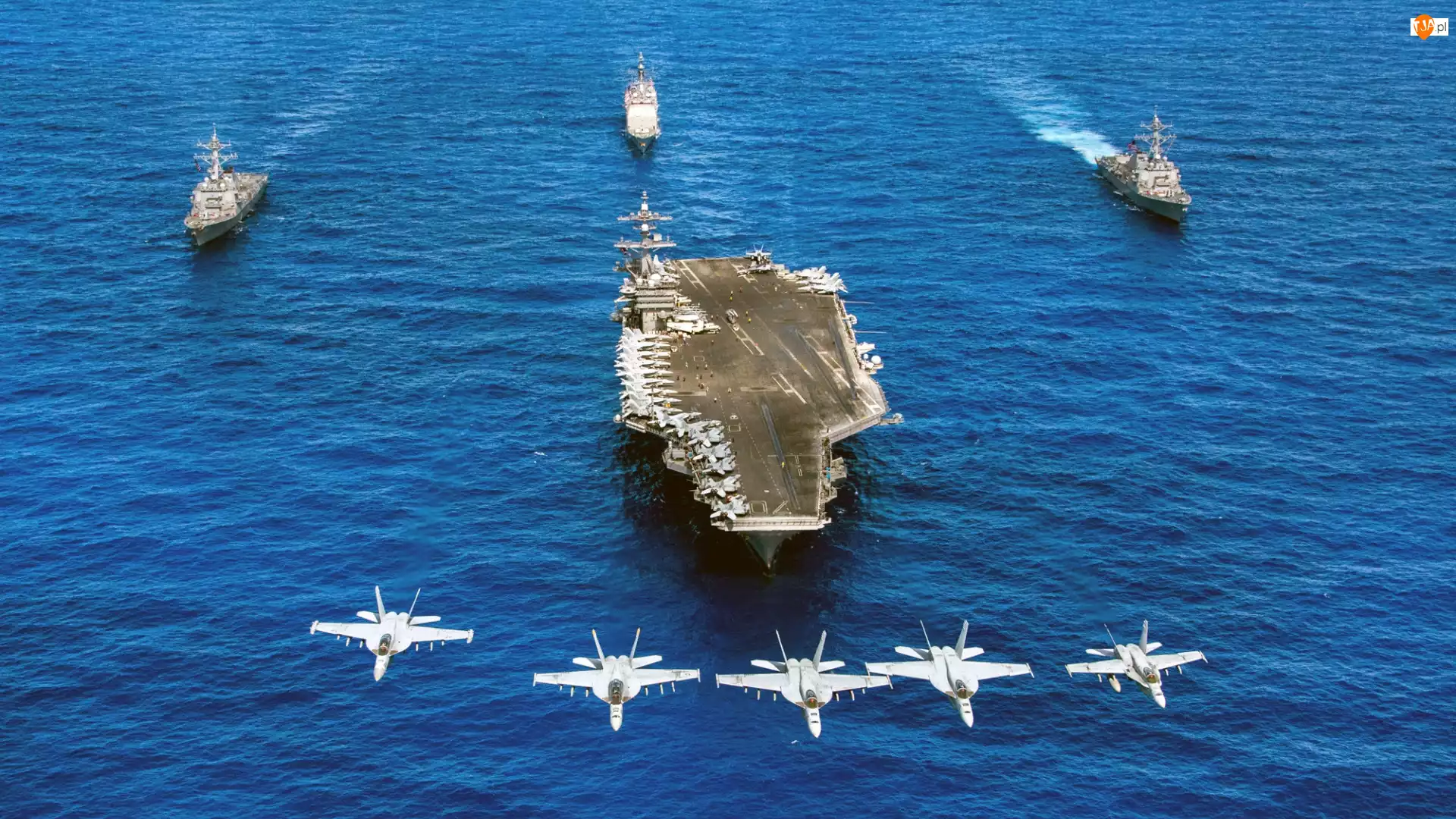 Samoloty, McDonnell Douglas FA18 Hornet, USS Carl Vinson CVN70, Lotniskowiec, Myśliwce