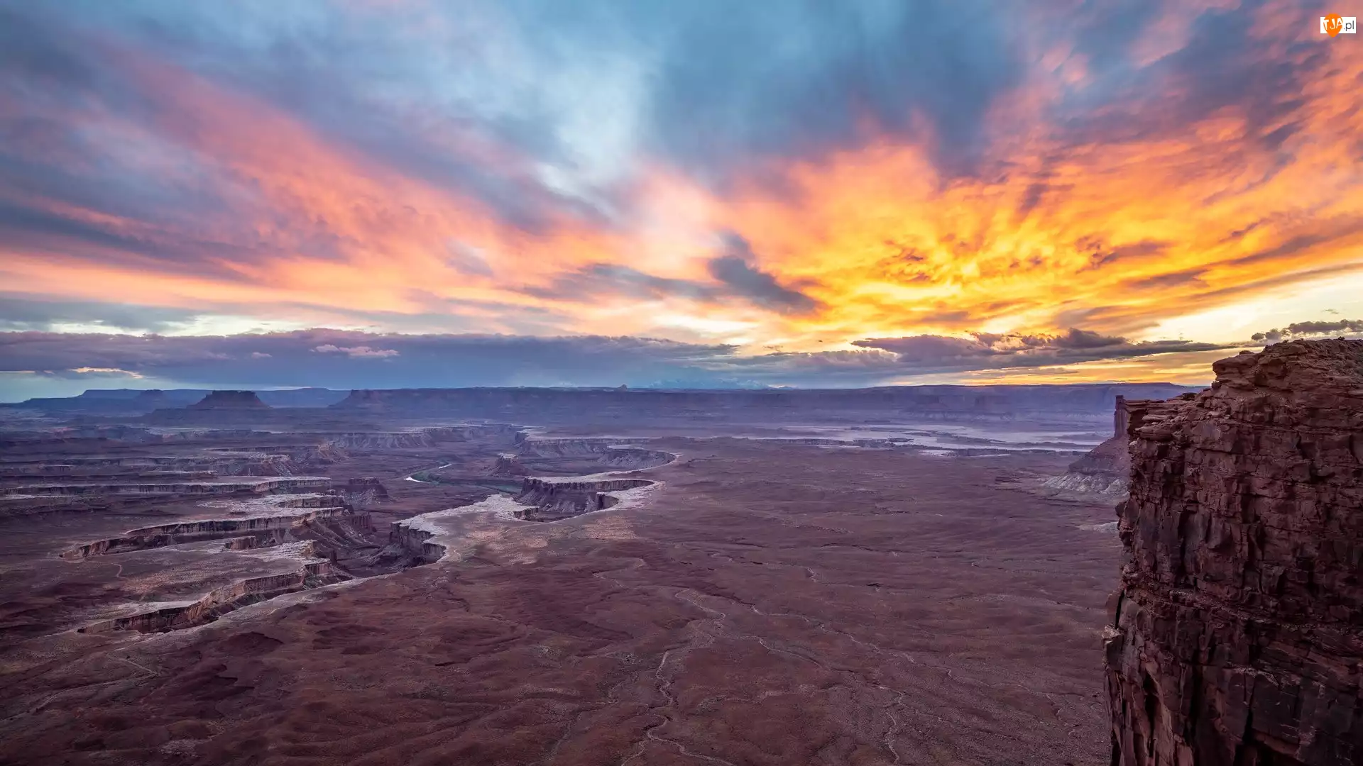 Park Narodowy Canyonlands, Stany Zjednoczone, Kaniony, Zachód słońca, Utah