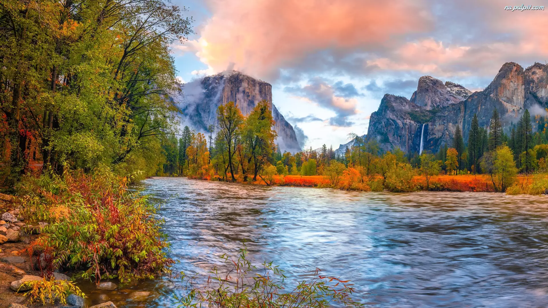Jesień, Kalifornia, Drzewa, Rzeka, Merced River, Park Narodowy Yosemite, Góry Sierra Nevada, Stany Zjednoczone, Wodospad