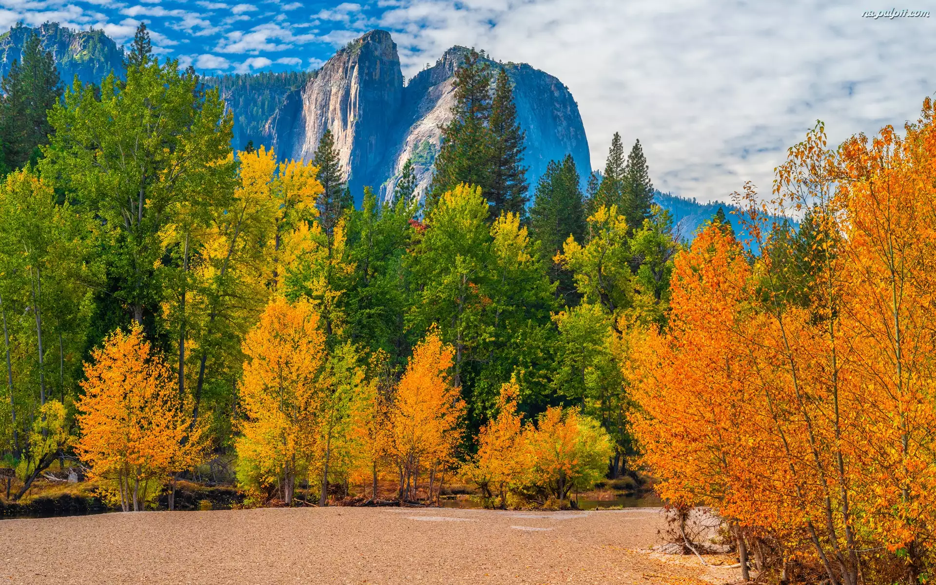Kalifornia, Park Narodowy Yosemite, Chmury, Stany Zjednoczone, Góry, Drzewa, Jesień