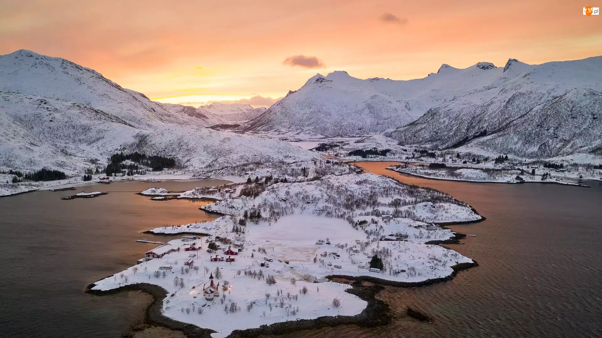 Lofoty, Gmina Vagan, Wschód słońca, Norwegia, Zima, Góry, Domy