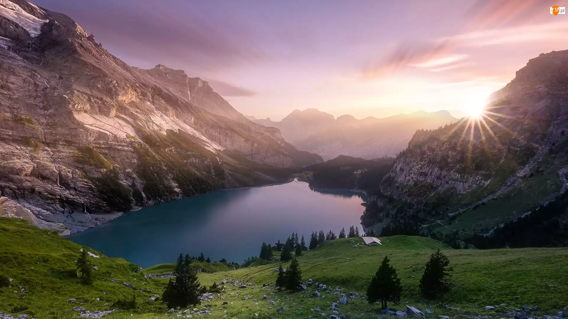 Alpy Berneńskie, Jezioro Oeschinen, Szwajcaria, Góry, Chmury, Promienie słońca, Drzewa