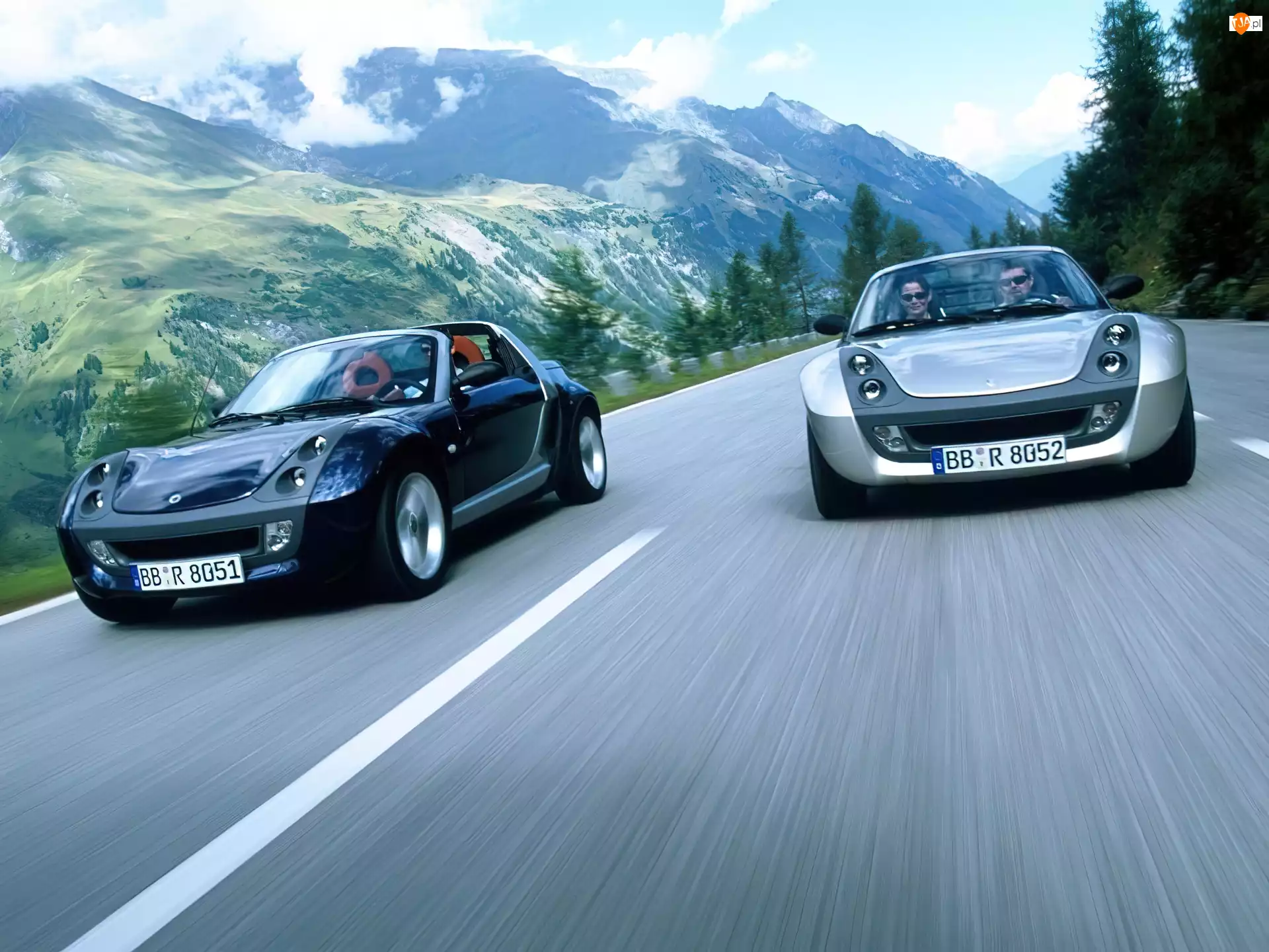 Czarny i Srebrny, Smart Roadster