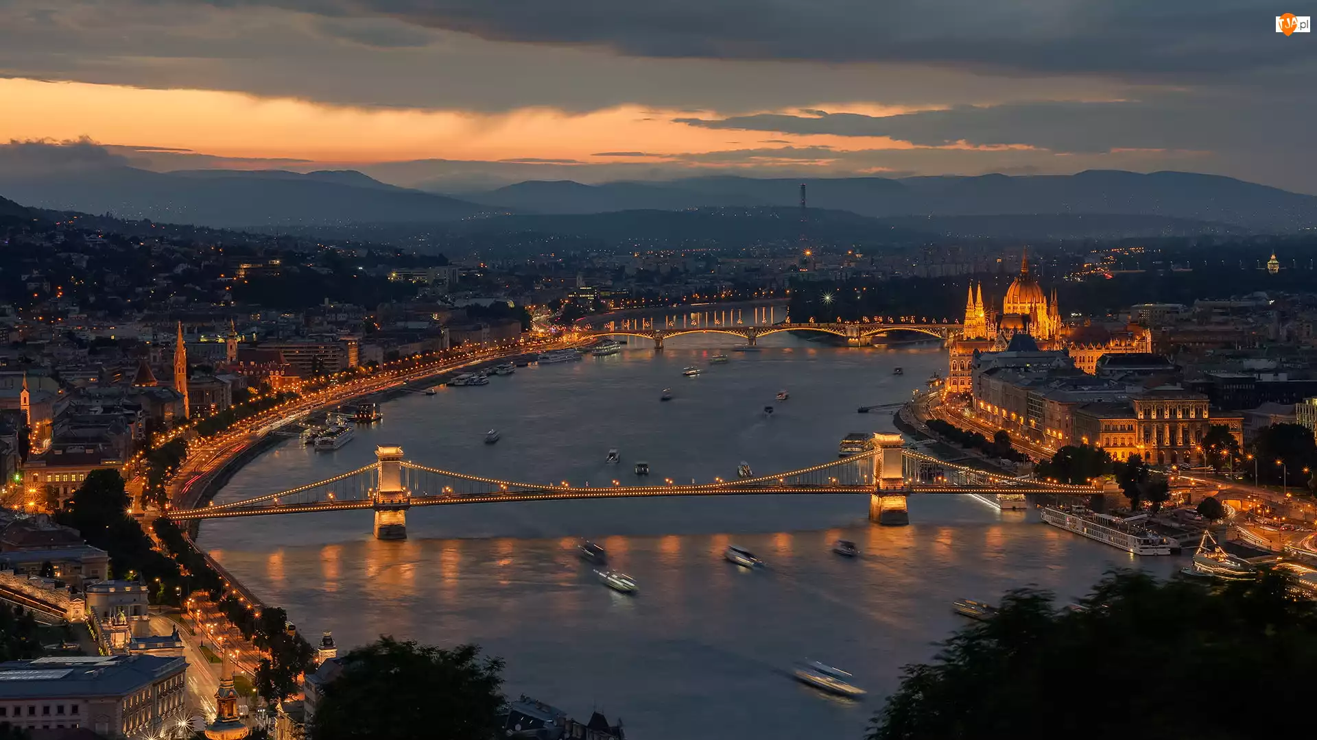Budapeszt, Węgry, Most Łańcuchowy, Noc, Rzeka Dunaj, Parlament