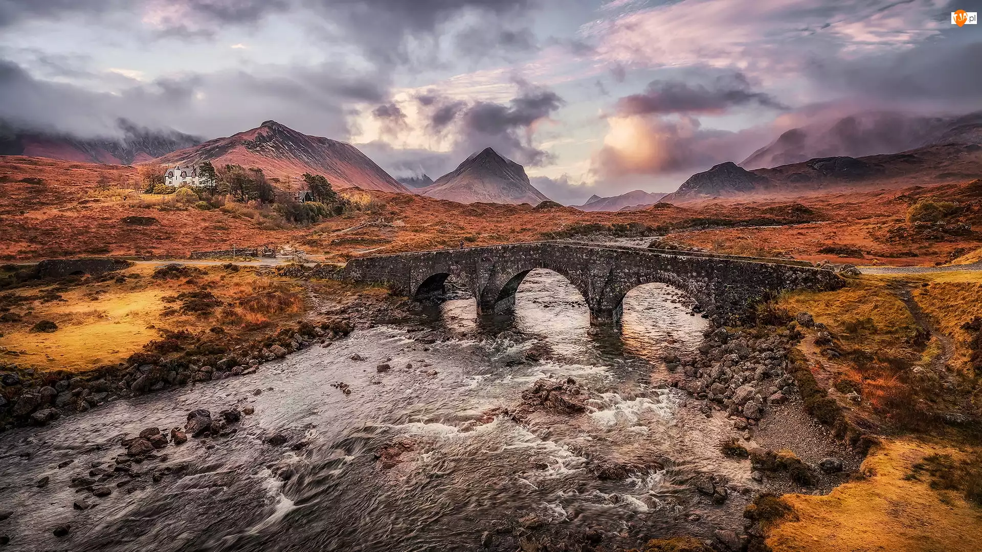 Szkocja, Most, Wyspa Skye, Góry, Dom, Sligachan Bridge, Rzeka, Kamienny, Sligachan River