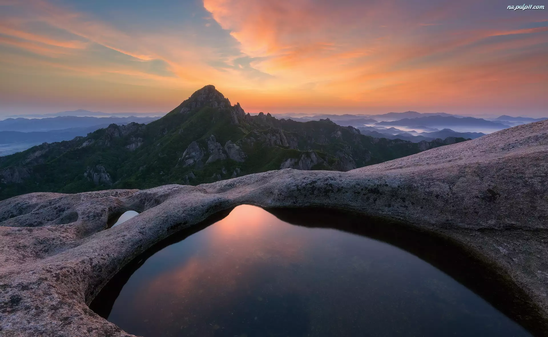 Zachód słońca, Korea Południowa, Góry, Park Narodowy Wolchulsan, Prowincja Jeolla Południowa