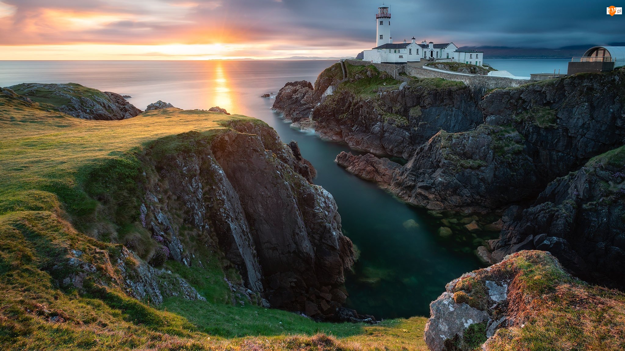 Fanad Head Lighthouse, Morze, Irlandia, Latarnia morska, Portsalon, Zachód słońca, Skały
