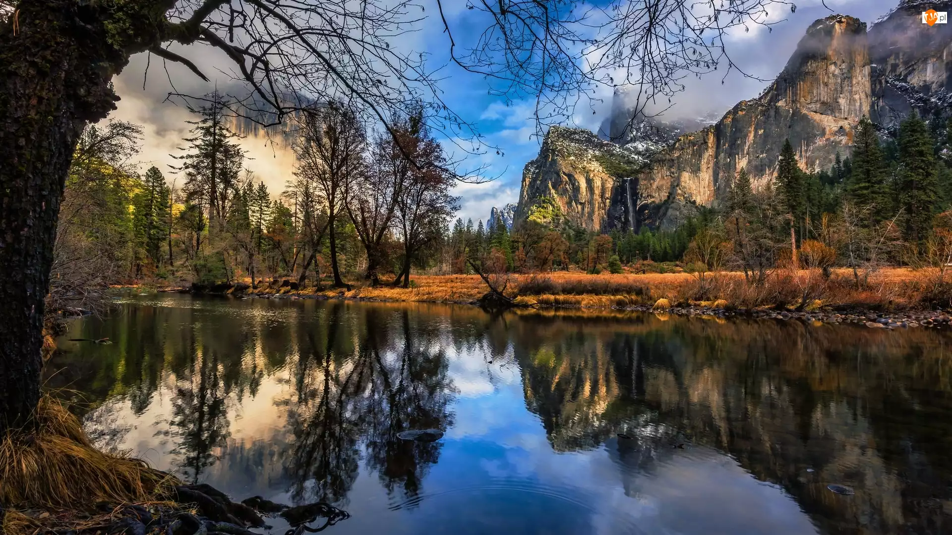 Park Narodowy Yosemite, Góry, Drzewa, Kalifornia, Rzeka, Odbicie, Stany Zjednoczone, Merced River