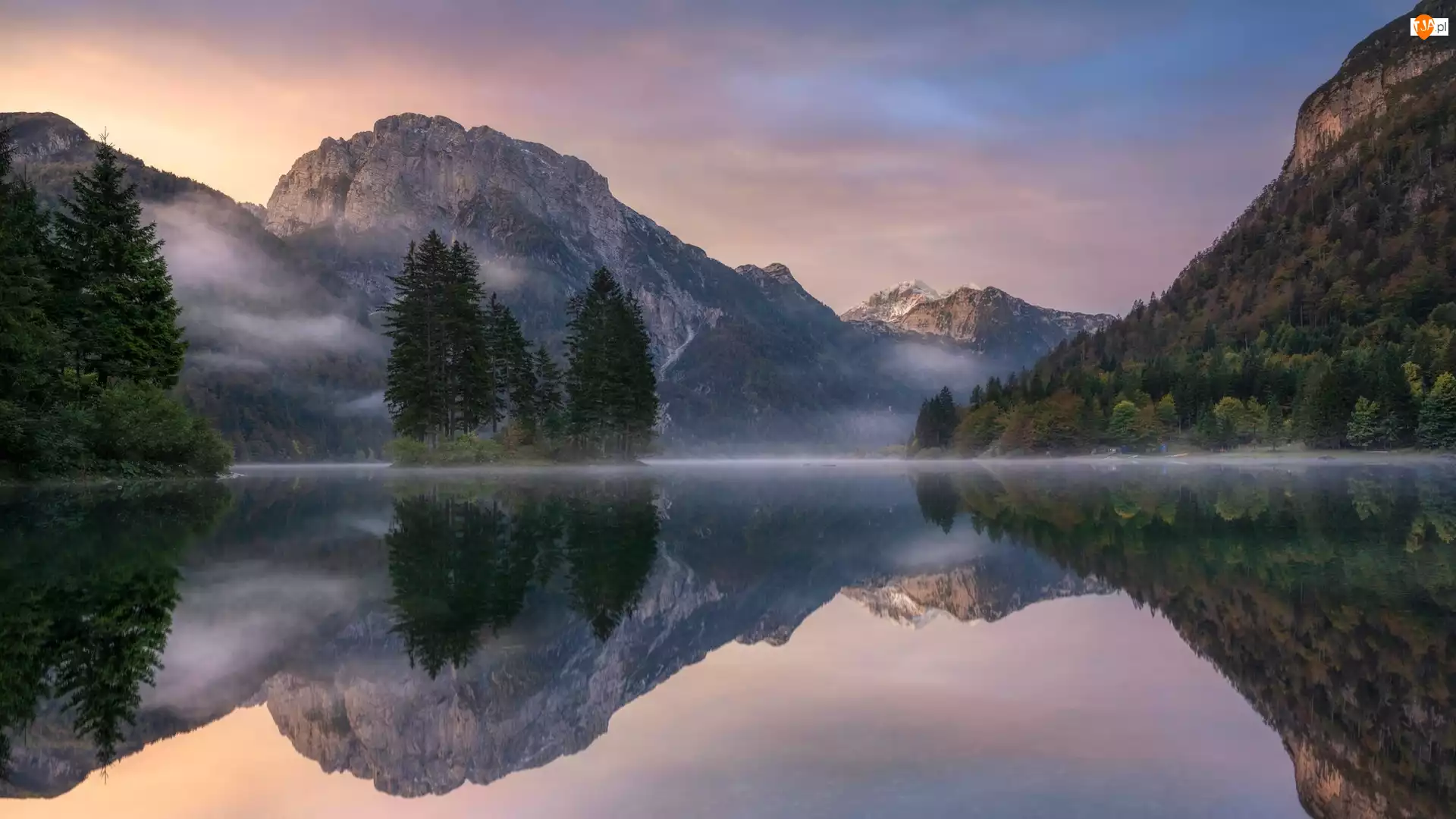 Jezioro, Lago del Predil, Włochy, Góry, Odbicie, Mgła, Drzewa