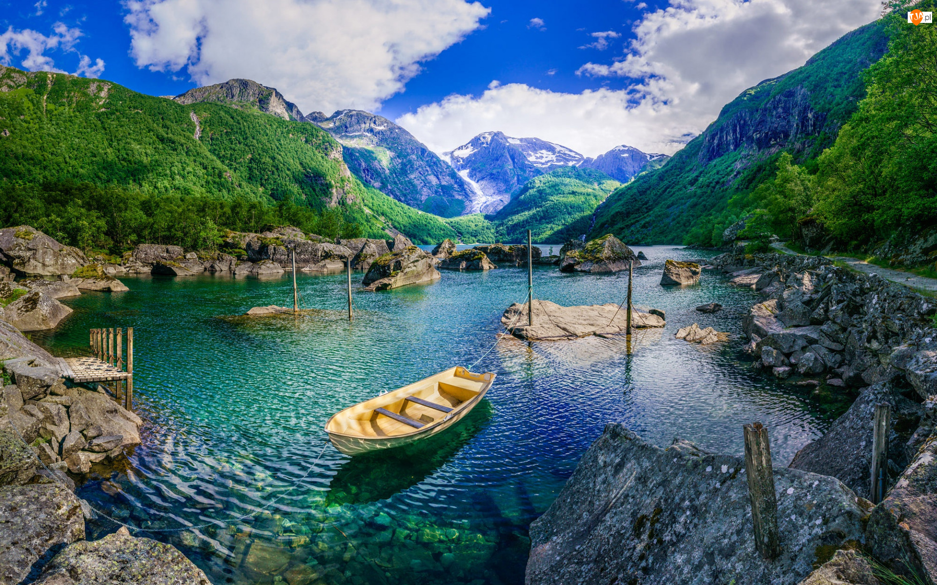 Jezioro Bondhusvatn, Kamienie, Norwegia, Góry, Lasy, Łódka, Skały