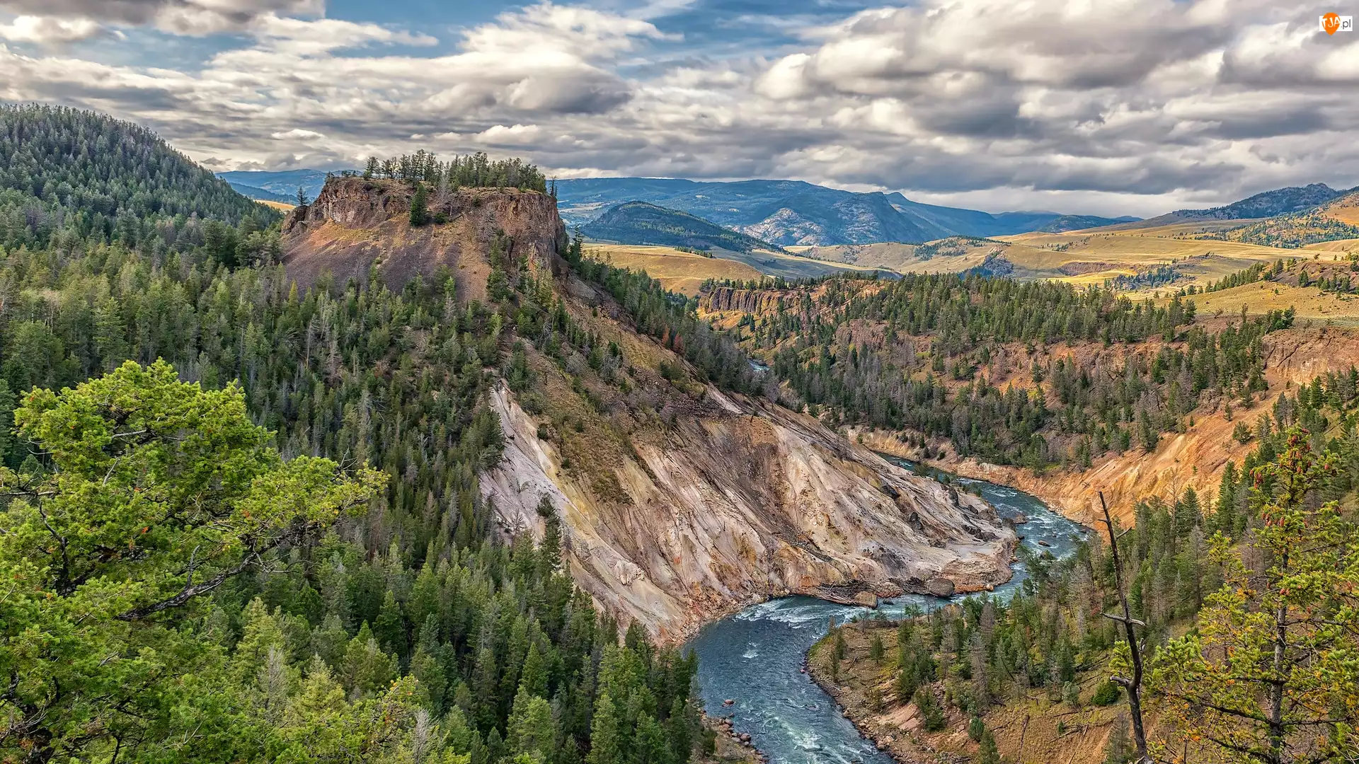 Park Narodowy Yellowstone, Góry, Drzewa, Wyoming, Rzeka, Chmury, Stany Zjednoczone, Yellowstone River