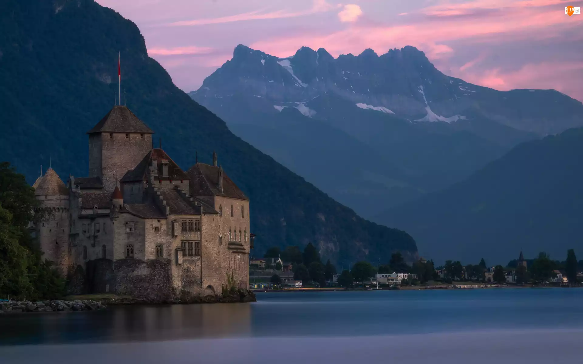 Jezioro Genewskie, Zamek Chillon, Szwajcaria, Góry, Veytaux, Domy, Drzewa