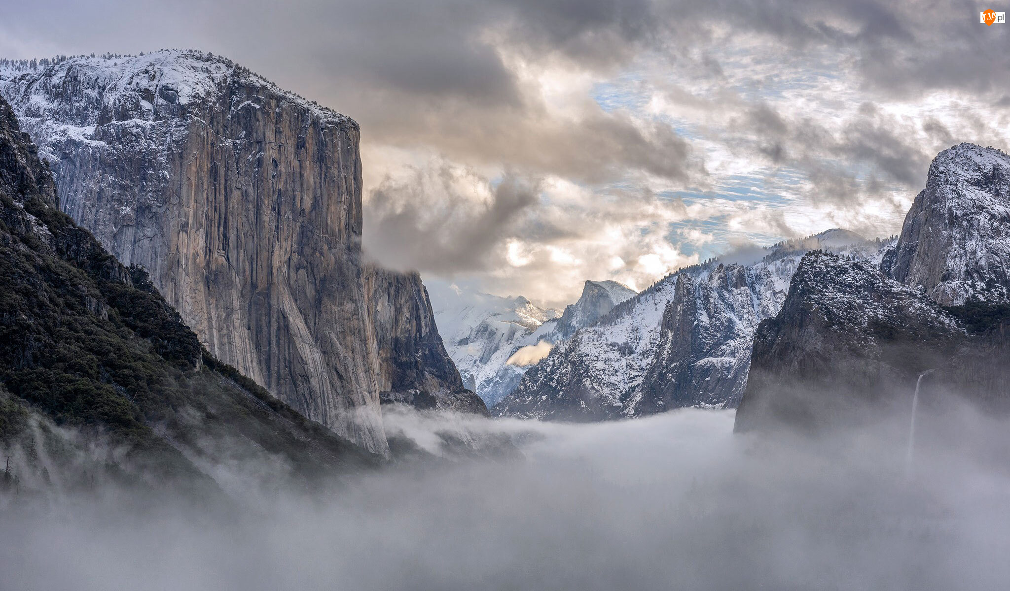 Mgła, Góry, Park Narodowy Yosemite, Stany Zjednoczone, Chmury, Kalifornia