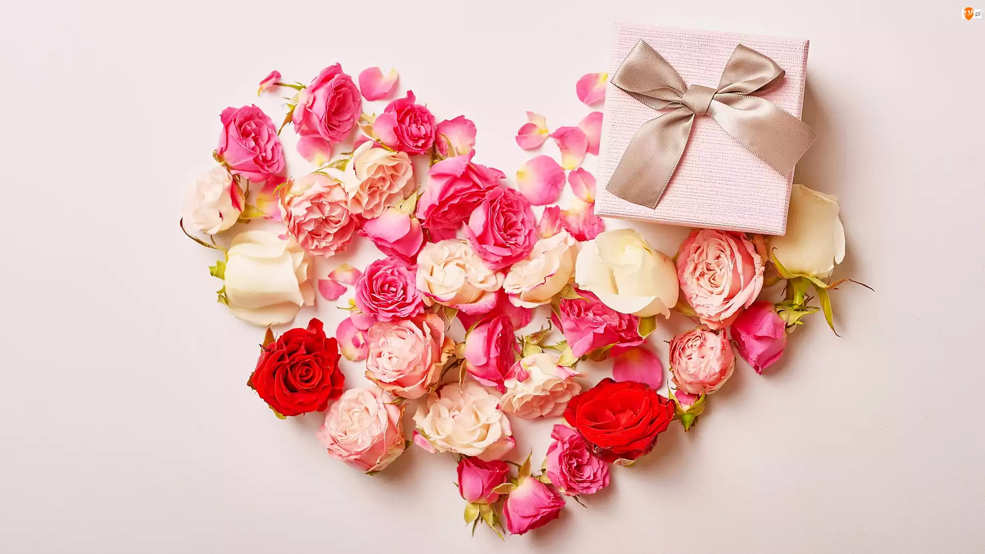Prezent, Walentynki, Róże, Kwiaty, Serce