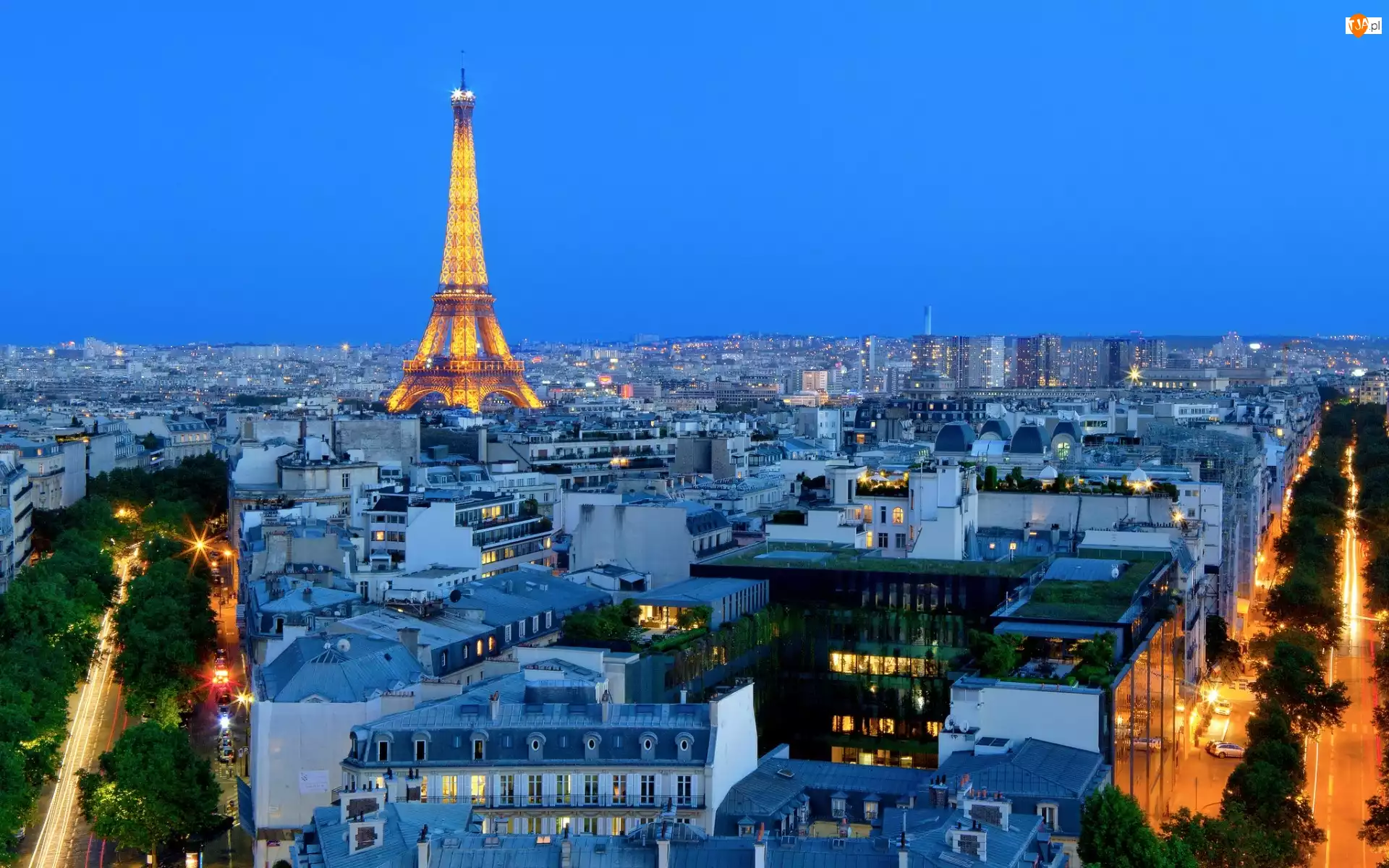 Zmrok, Wieża Eiffla, Paryż