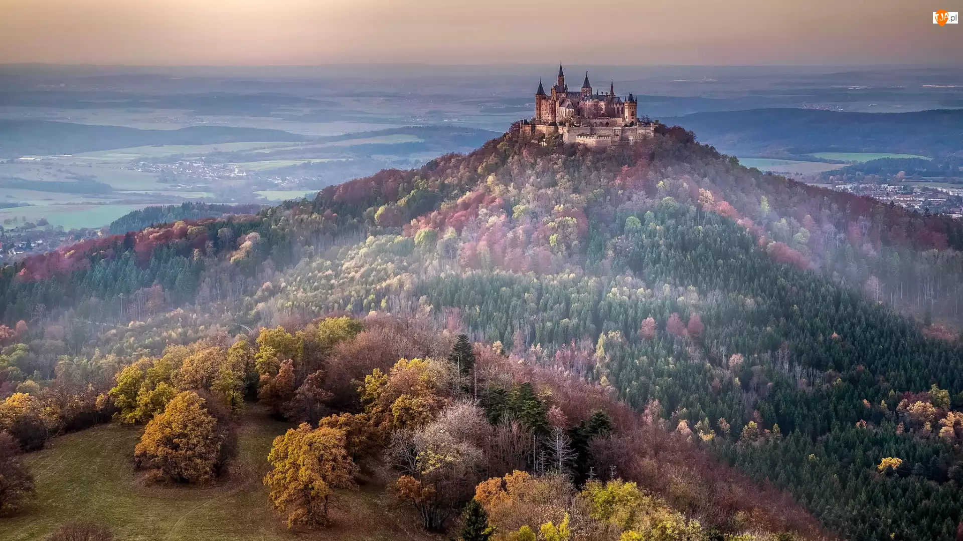 Wzgórza, Góra Hohenzollern, Drzewa, Badenia-Wirtembergia, Zamek Hohenzollern, Lasy, Niemcy, Jesień