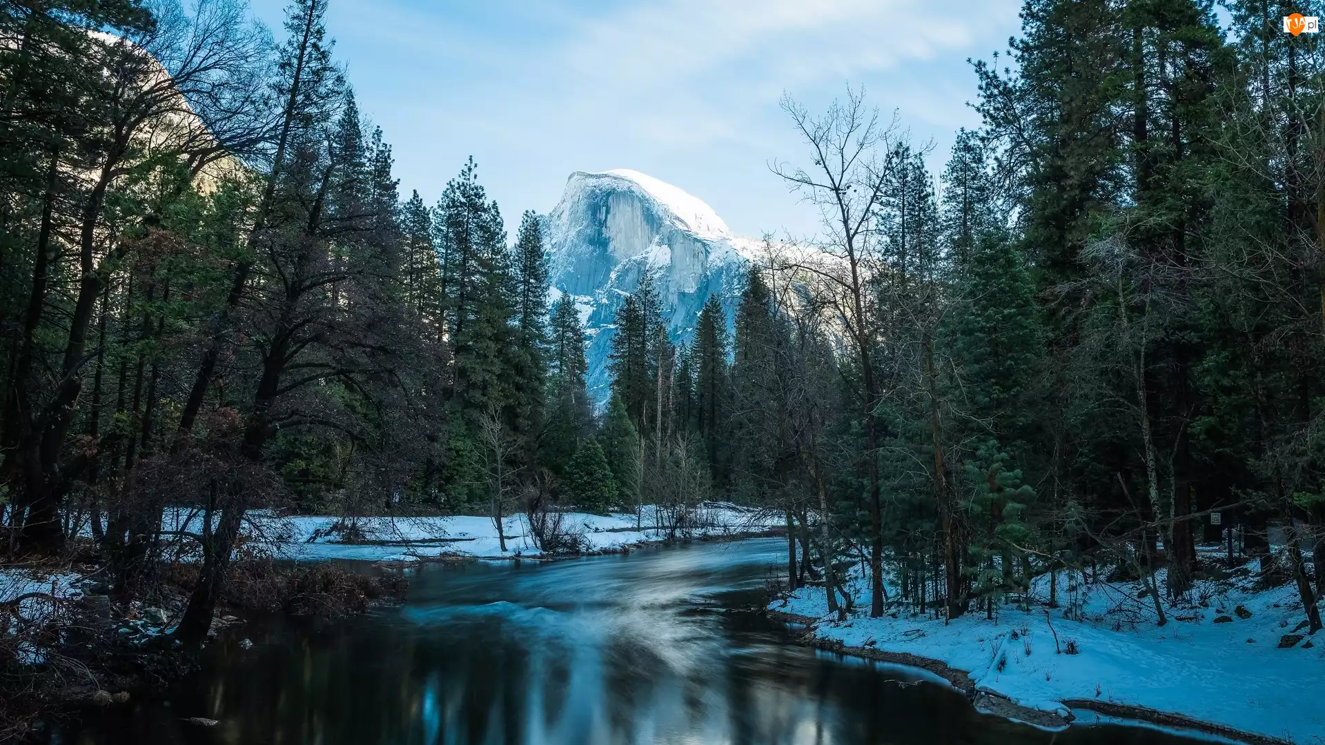 Stany Zjednoczone, Szczyt Half Dome, Kalifornia, Drzewa, Park Narodowy Yosemite, Rzeka, Merced River, Góry, Śnieg