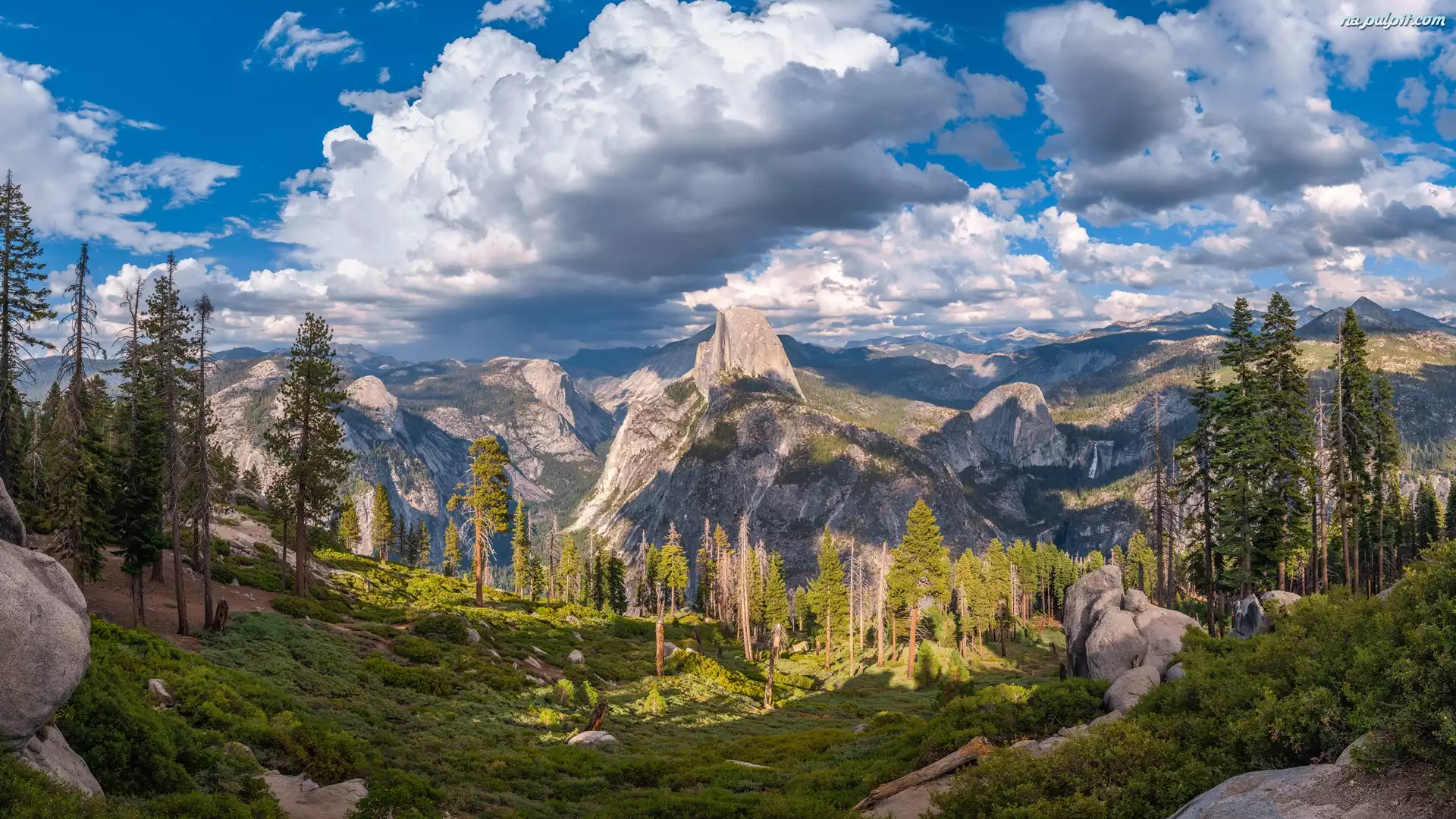 Stan Kalifornia, Park Narodowy Yosemite, Chmury, Stany Zjednoczone, Sierra Nevada, Góry, Drzewa