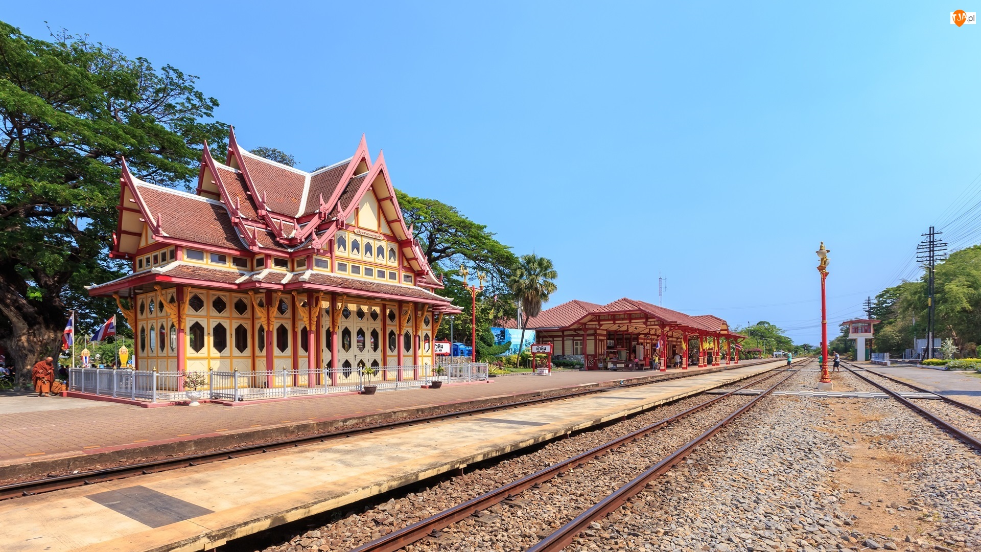 Dom, Tory kolejowe, Tajlandia, Stacja kolejowa, Prachuap Khiri Khan, Hua Hin, Drzewa