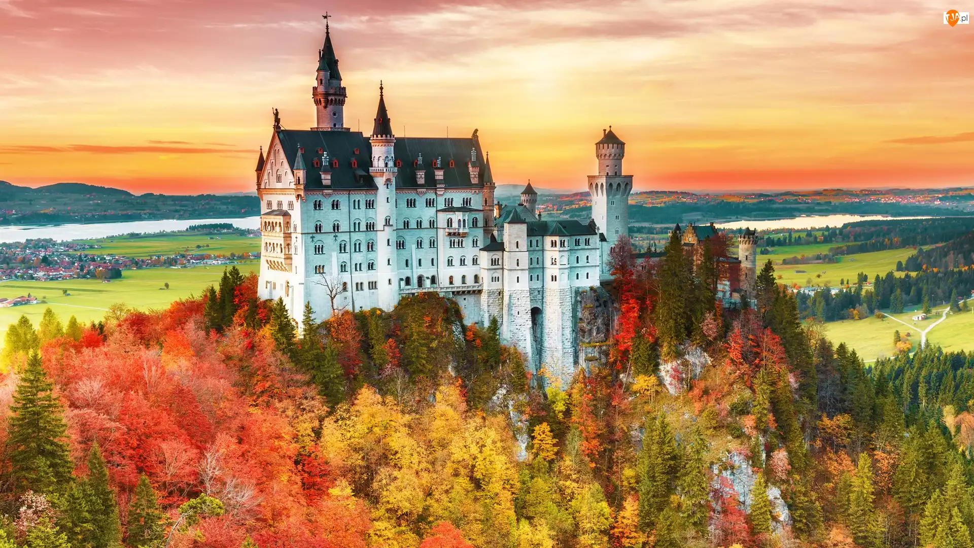Bawaria, Niemcy, Drzewa, Wzgórza, Zamek Neuschwanstein, Jesień