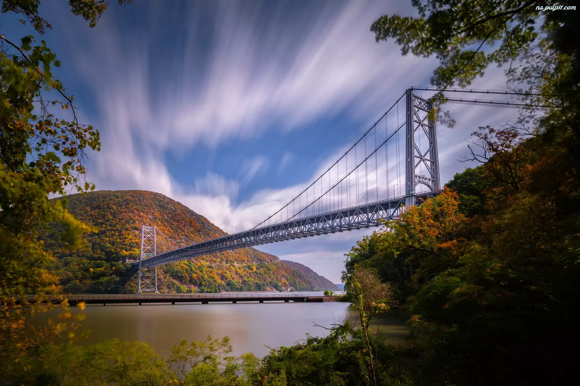 Niebo, Rzeka Hudson River, Drzewa, Nowy Jork, Most Bear Mountain Bridge, Góry, Stany Zjednoczone, Purple Heart Veterans Memorial Bridge