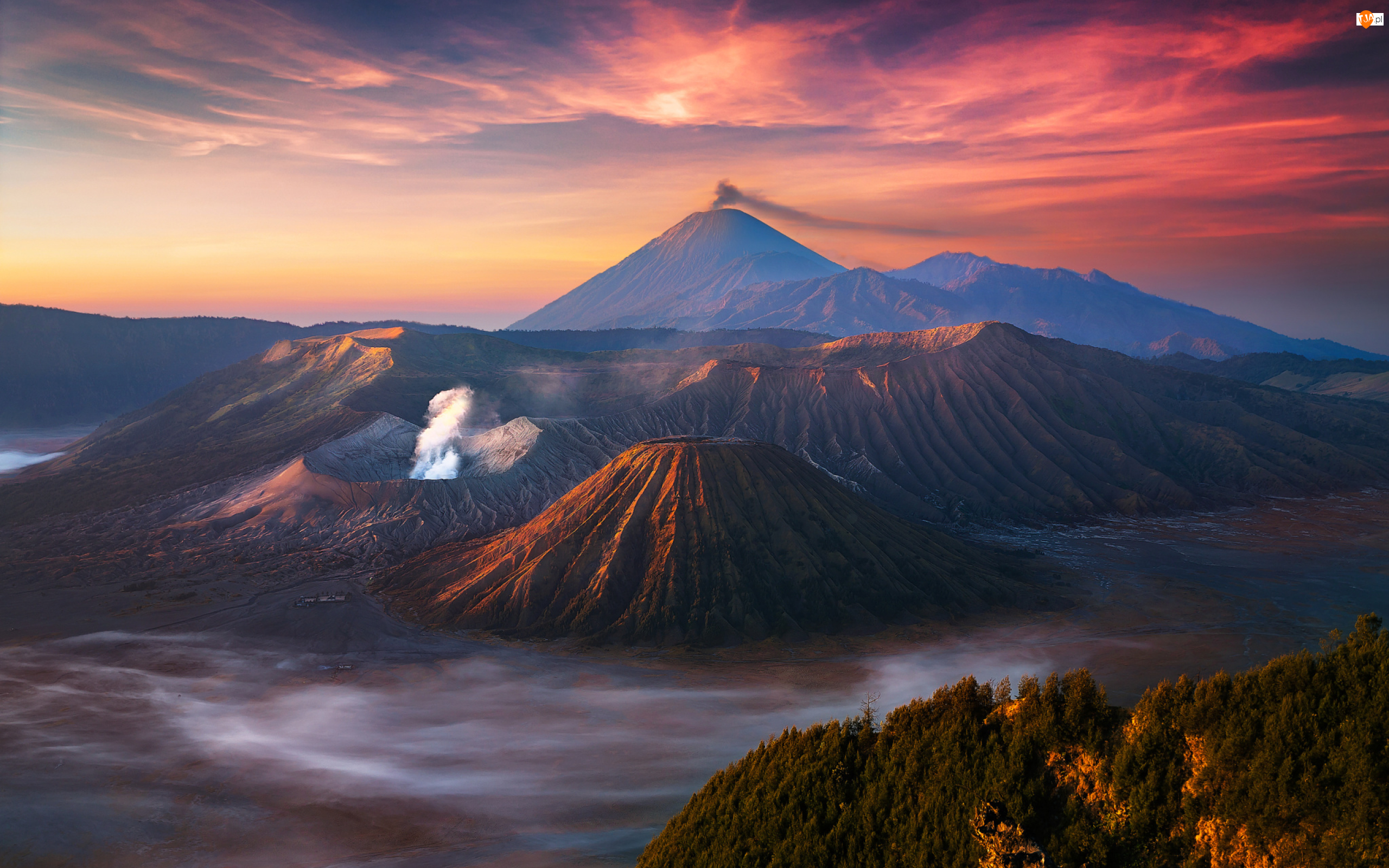 Wulkan, Mount Bromo, Indonezja, Góry, Jawa, Chmury, Niebo