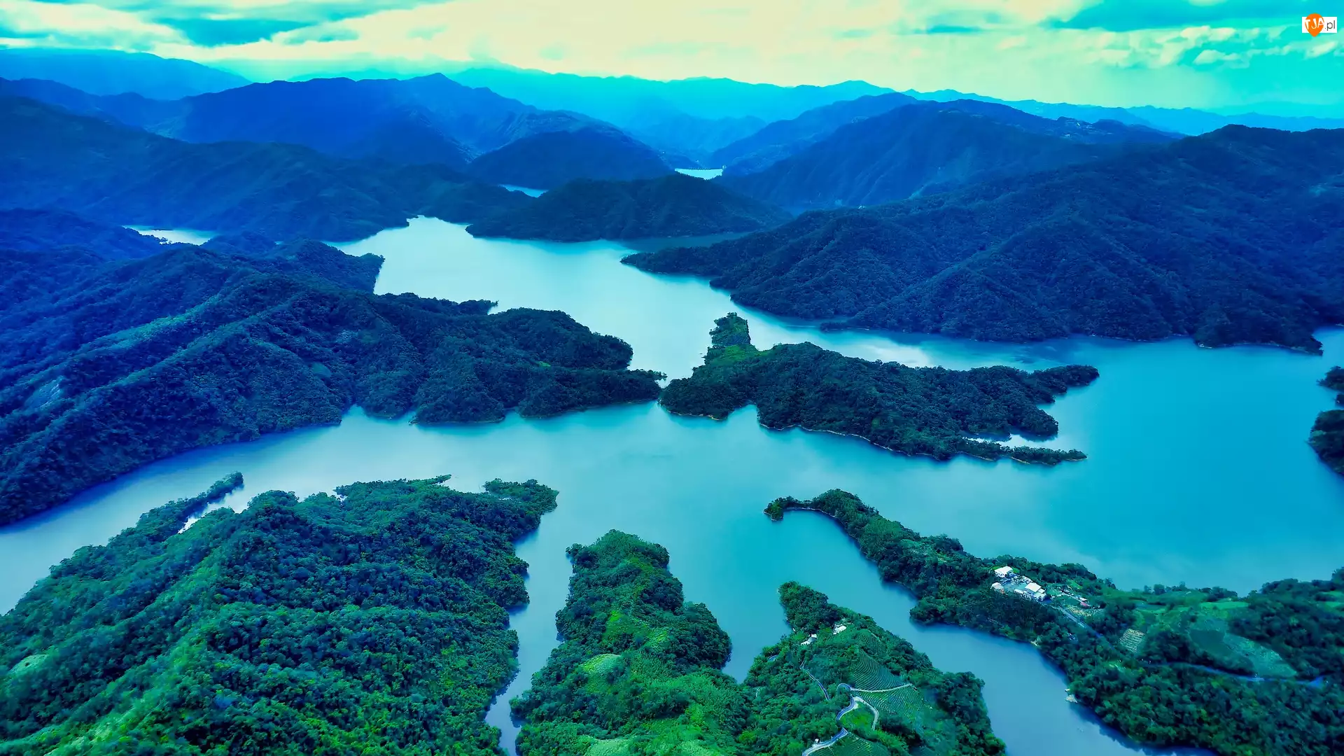 Jezioro Tysiąca Wysp, Góry, Chiny, Jezioro Qiandao Hu, Prowincja Zhiejiang, Lasy, Drzewa