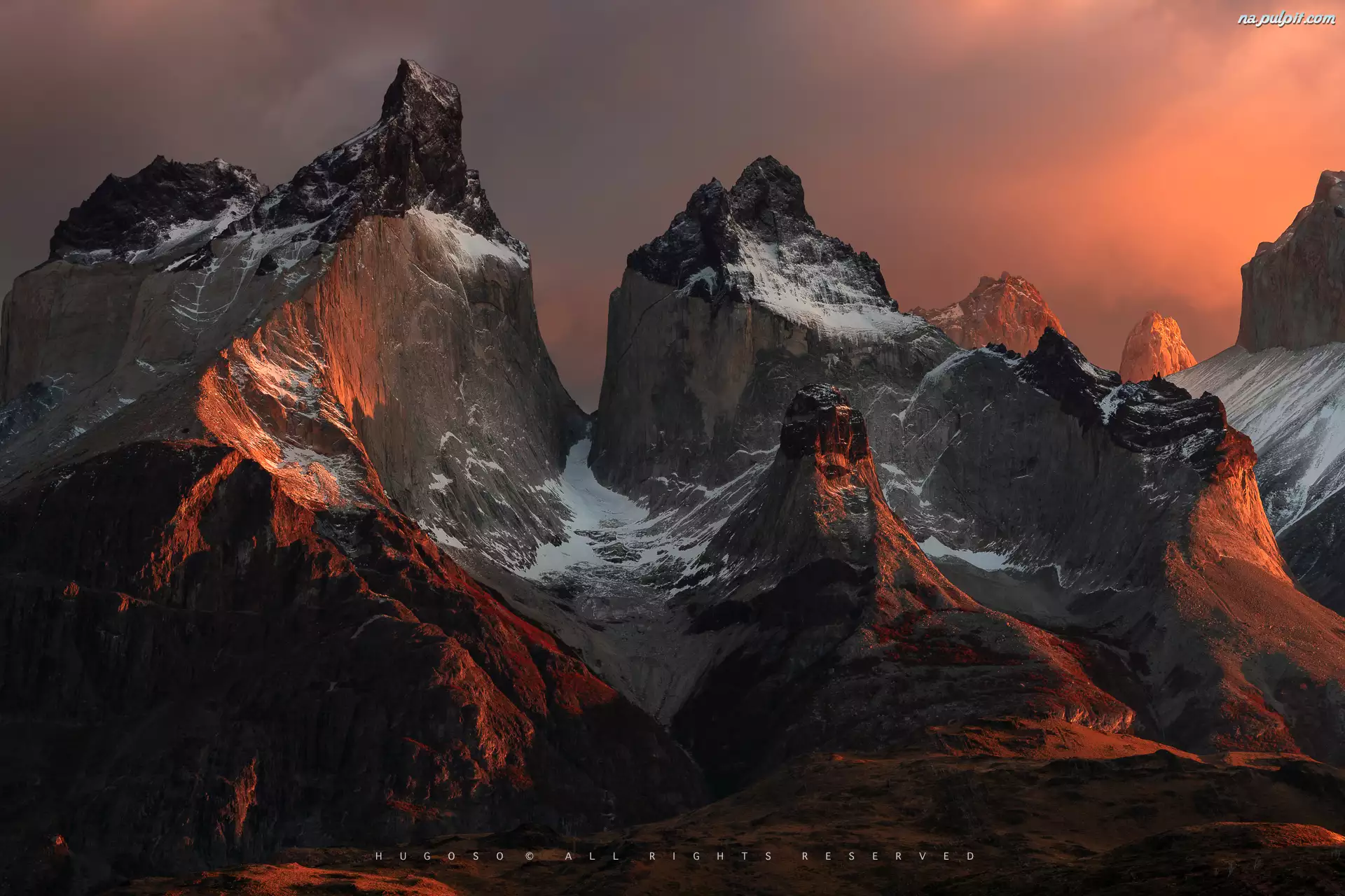 Patagonia, Masyw, WschĂłd sĹoĹca, Chile, Park Narodowy Torres del Paine, Torres del Paine, GĂłry