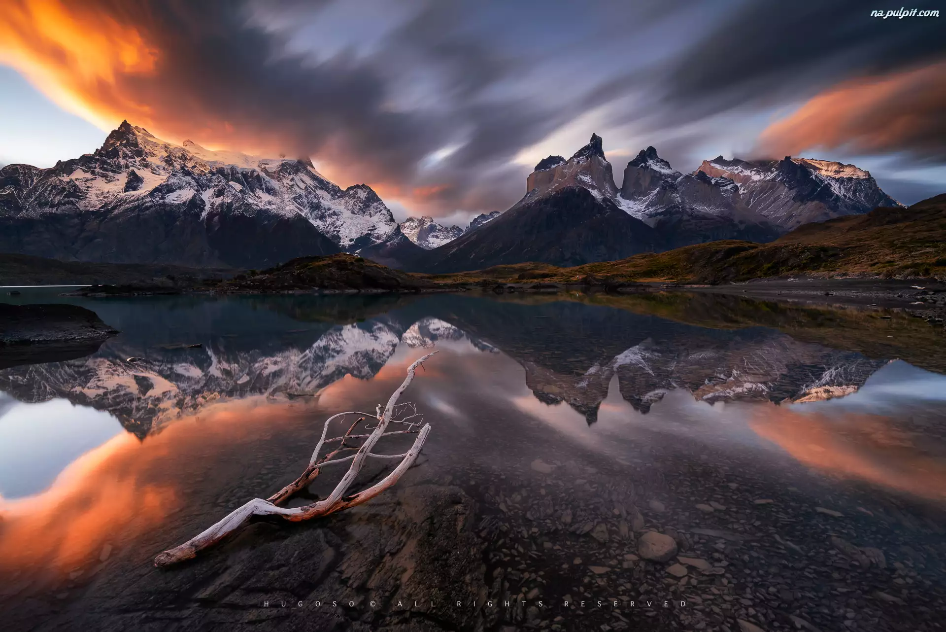 Park Narodowy Torres del Paine, GĂłry, Ciemne, Patagonia, Cordillera del Paine, Chmury, Chile, Jezioro