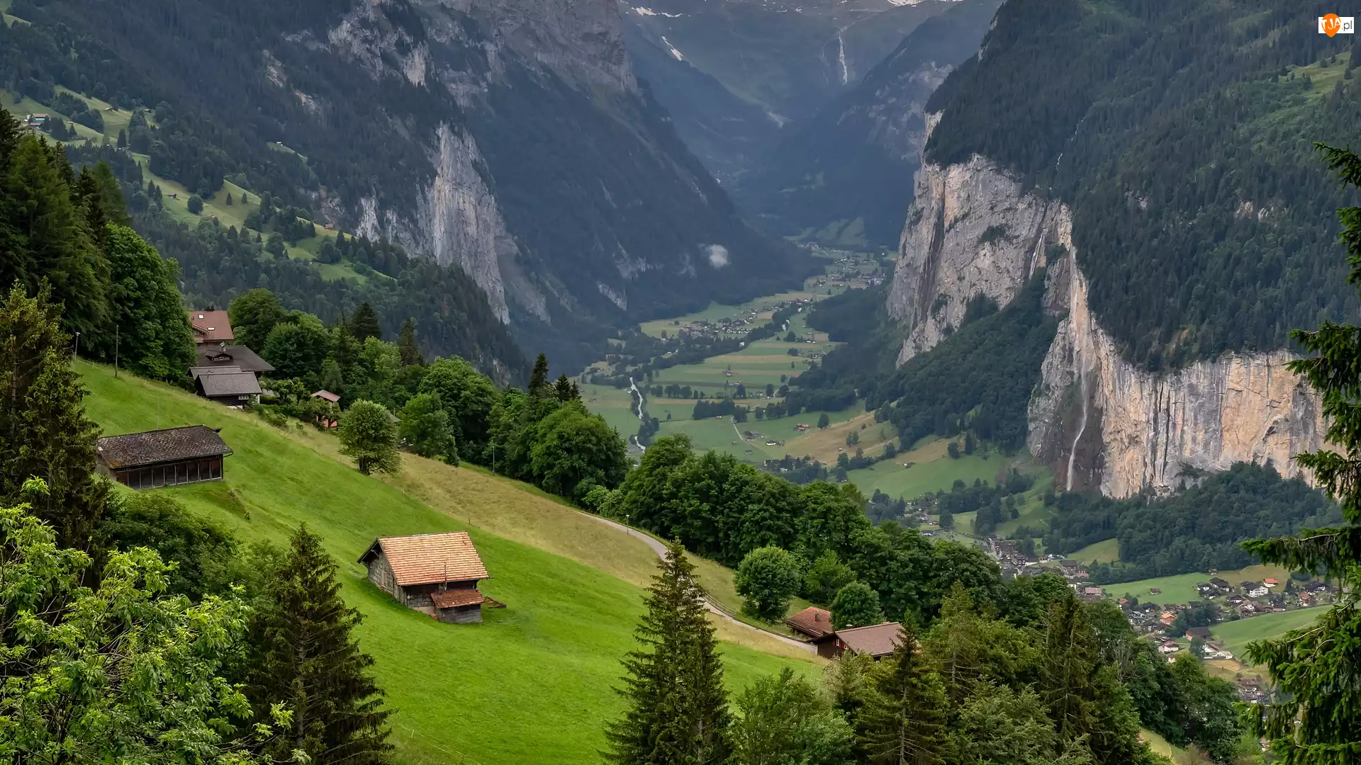 Szwajcaria, Domy, Kanton Berno, Lauterbrunnen Valley, Gmina Lauterbrunnen, Drzewa, Wzgórza, Góry, Dolina