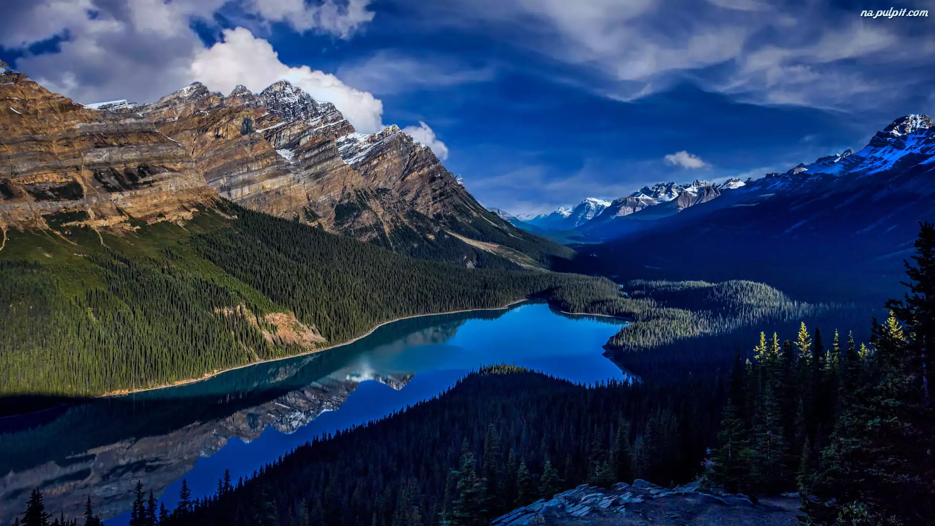 Kanada, Lasy, Chmury, Drzewa, Peyto Lake, Jezioro, Góry, Park Narodowy Banff, Canadian Rockies, Alberta
