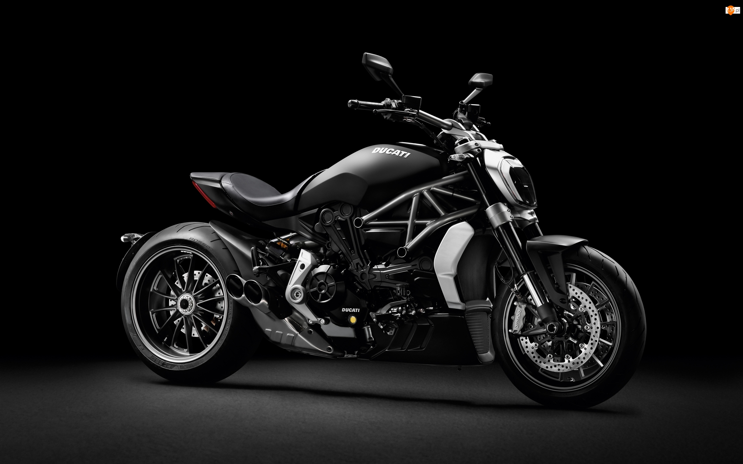 Ducati Diavel X, Motocykl