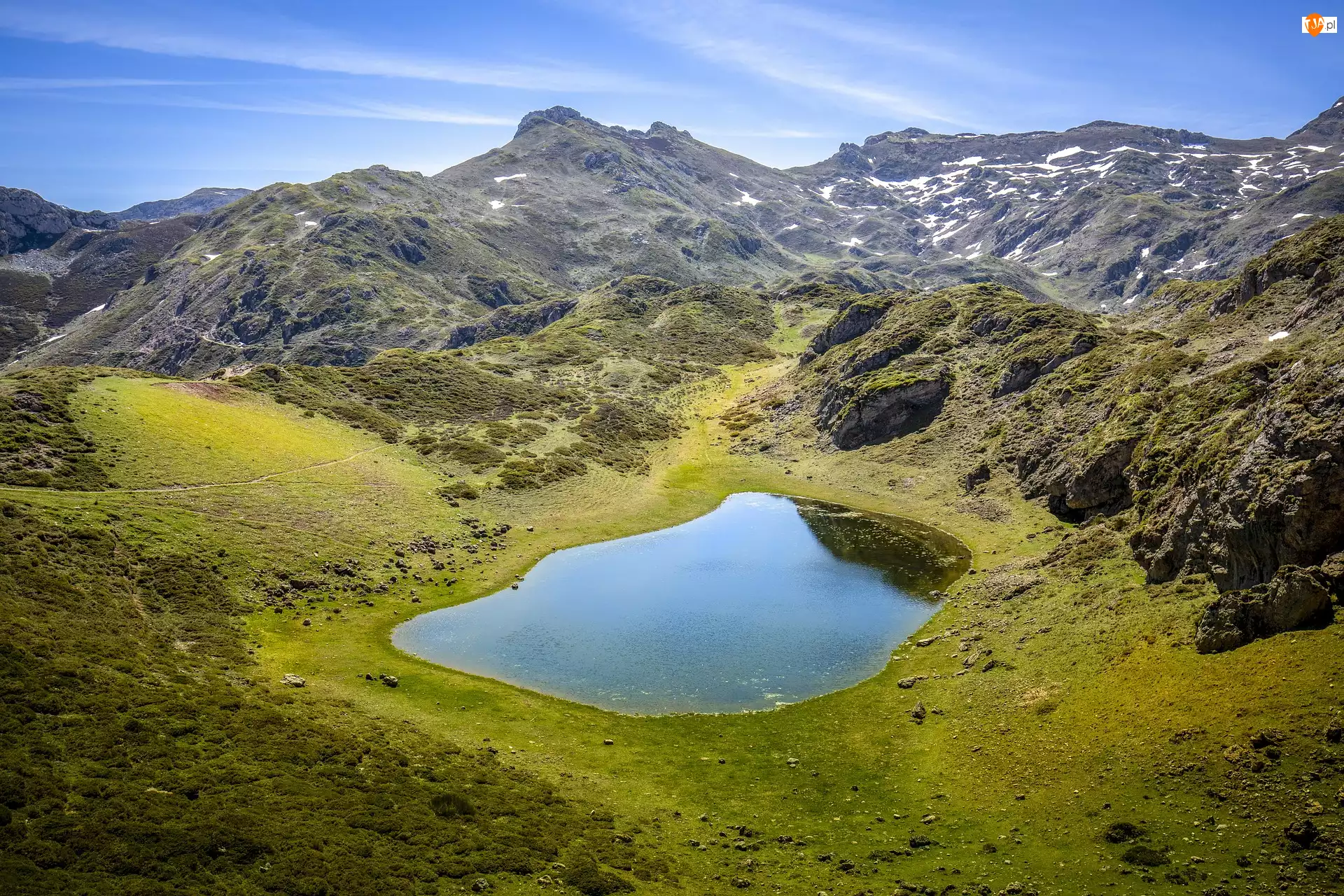 Niebo, Asturia, Łąka, Jezioro, Trawa, Rezerwat przyrody, Somiedo Natural Park, Hiszpania, Góry
